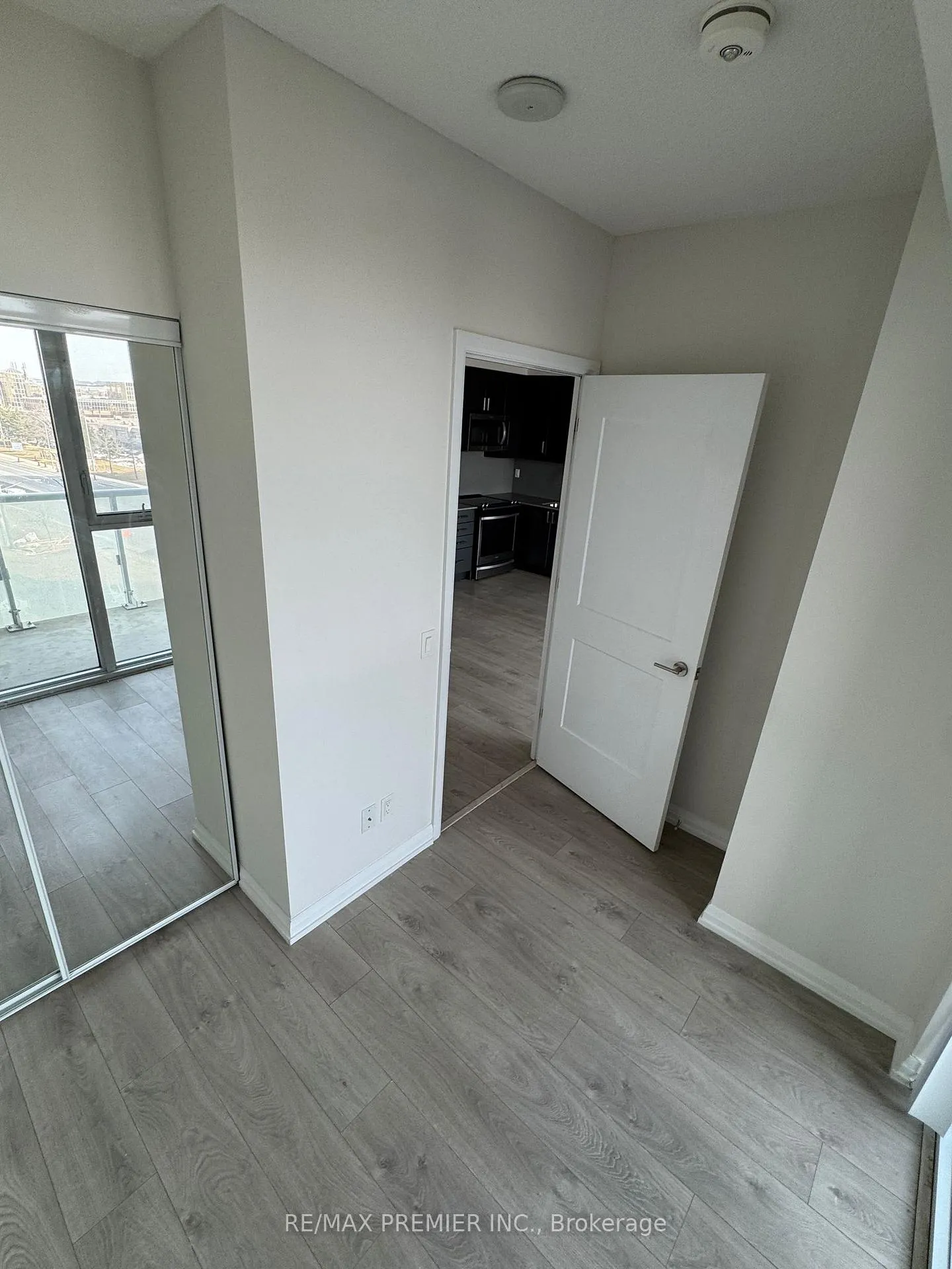 Photo 11 of Unit 614, 7895 Jane Street, Vaughan, Vaughan Corporate Centre — HOMEH