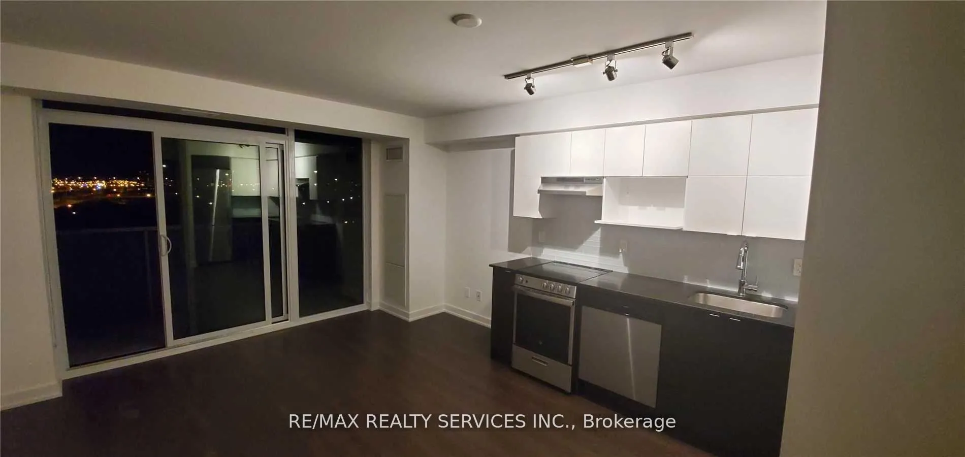 Photo 2 of Unit 906, 120 Varna Drive, Toronto, Englemount-Lawrence — HOMEH