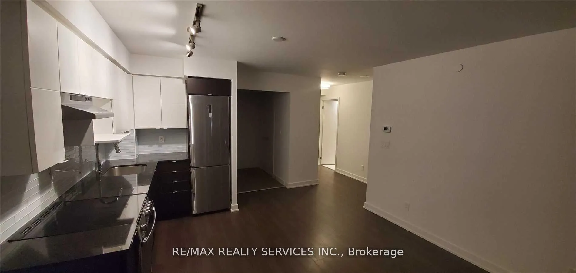 Photo 3 of Unit 906, 120 Varna Drive, Toronto, Englemount-Lawrence — HOMEH