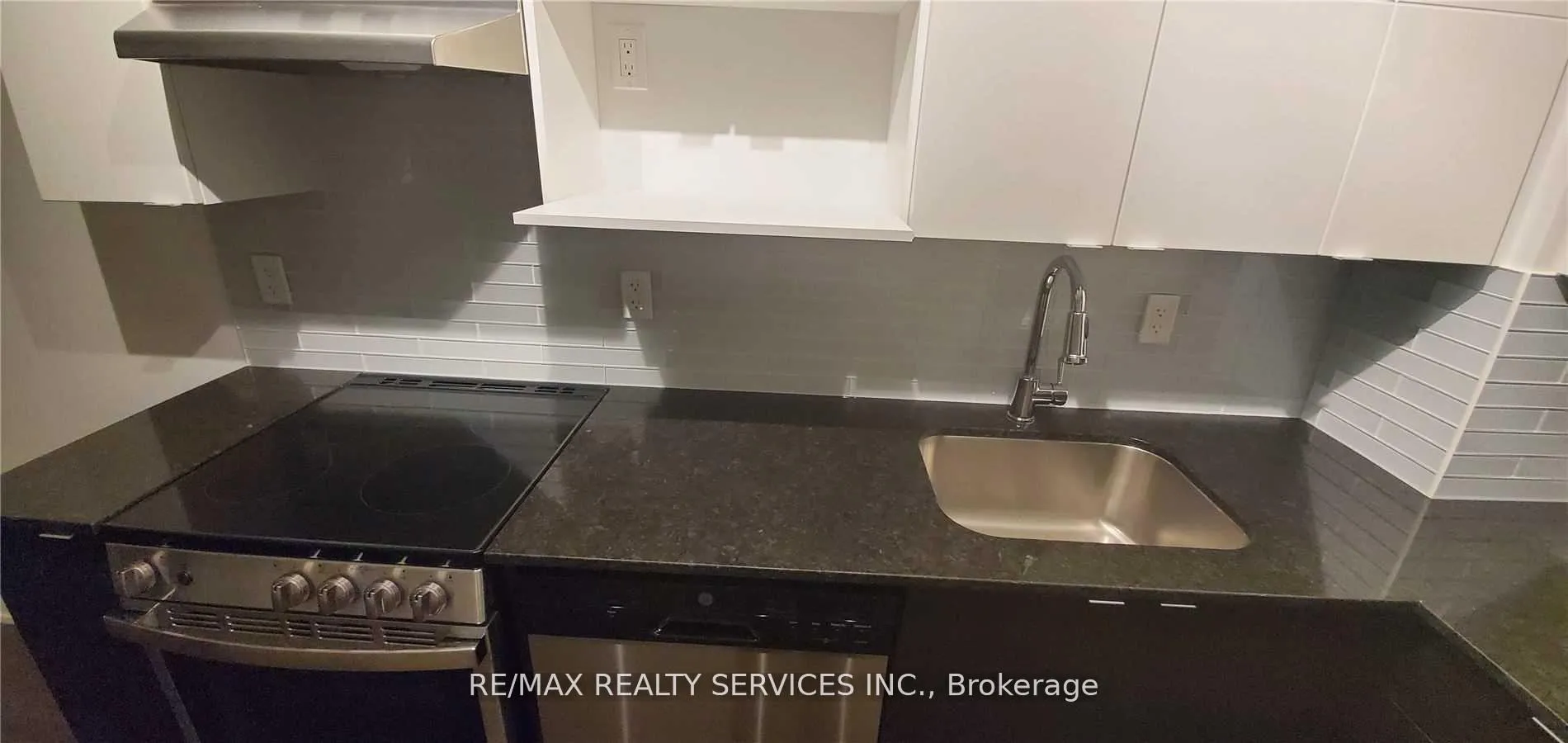 Photo 6 of Unit 906, 120 Varna Drive, Toronto, Englemount-Lawrence — HOMEH
