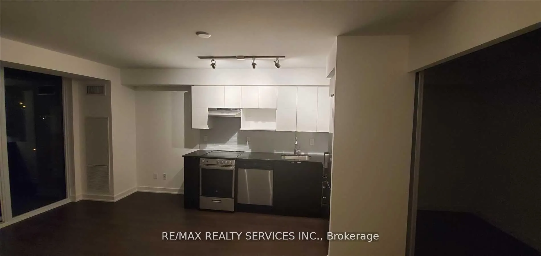 Photo 9 of Unit 906, 120 Varna Drive, Toronto, Englemount-Lawrence — HOMEH