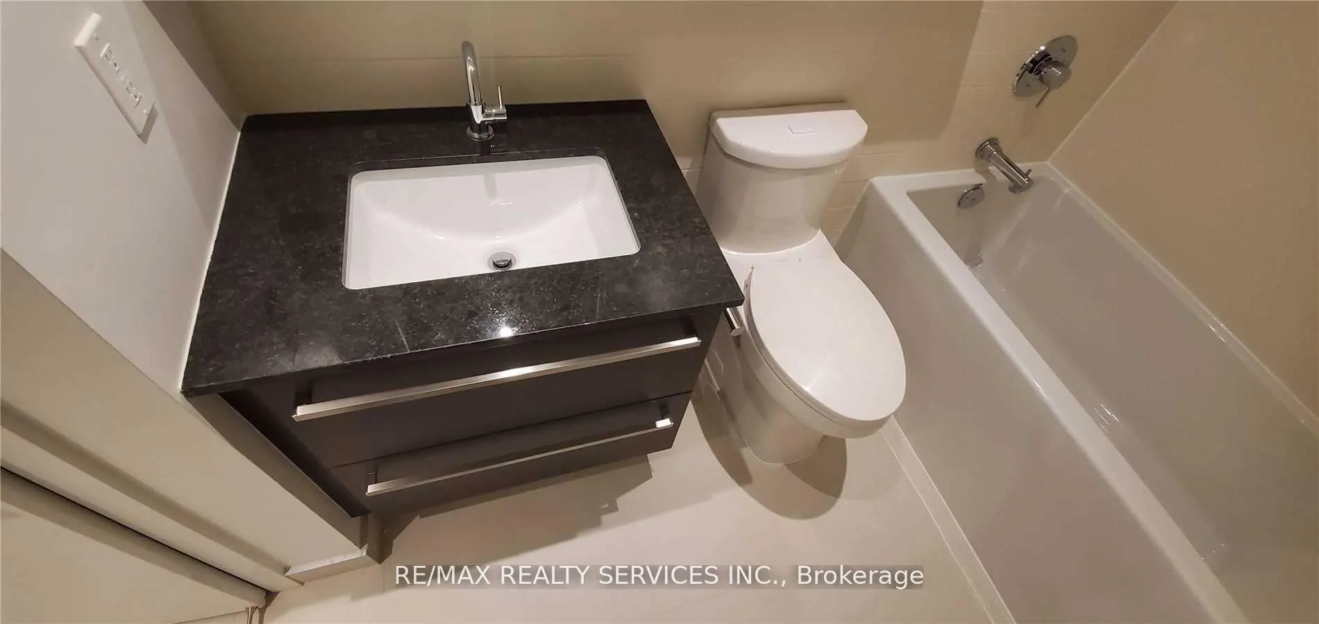 Photo 13 of Unit 906, 120 Varna Drive, Toronto, Englemount-Lawrence — HOMEH