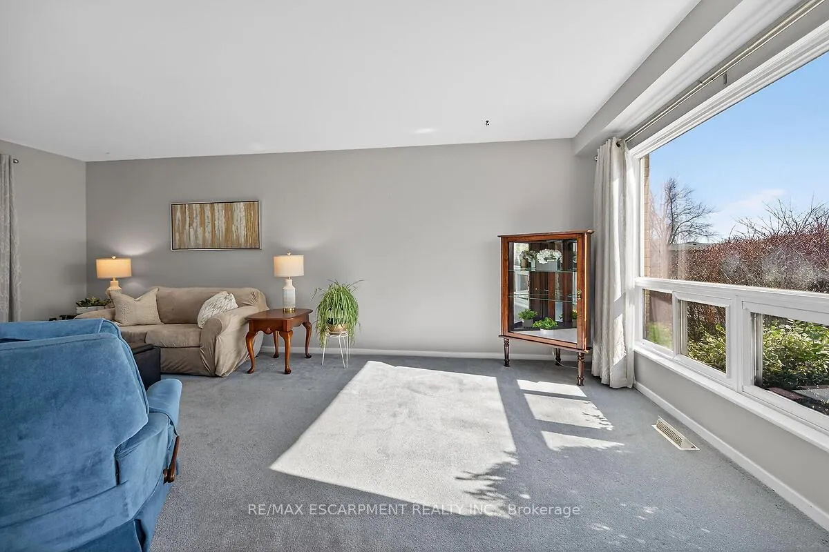 Photo 4 of 9 Mellenby Street, Hamilton, Stoney Creek Mountain — HOMEH