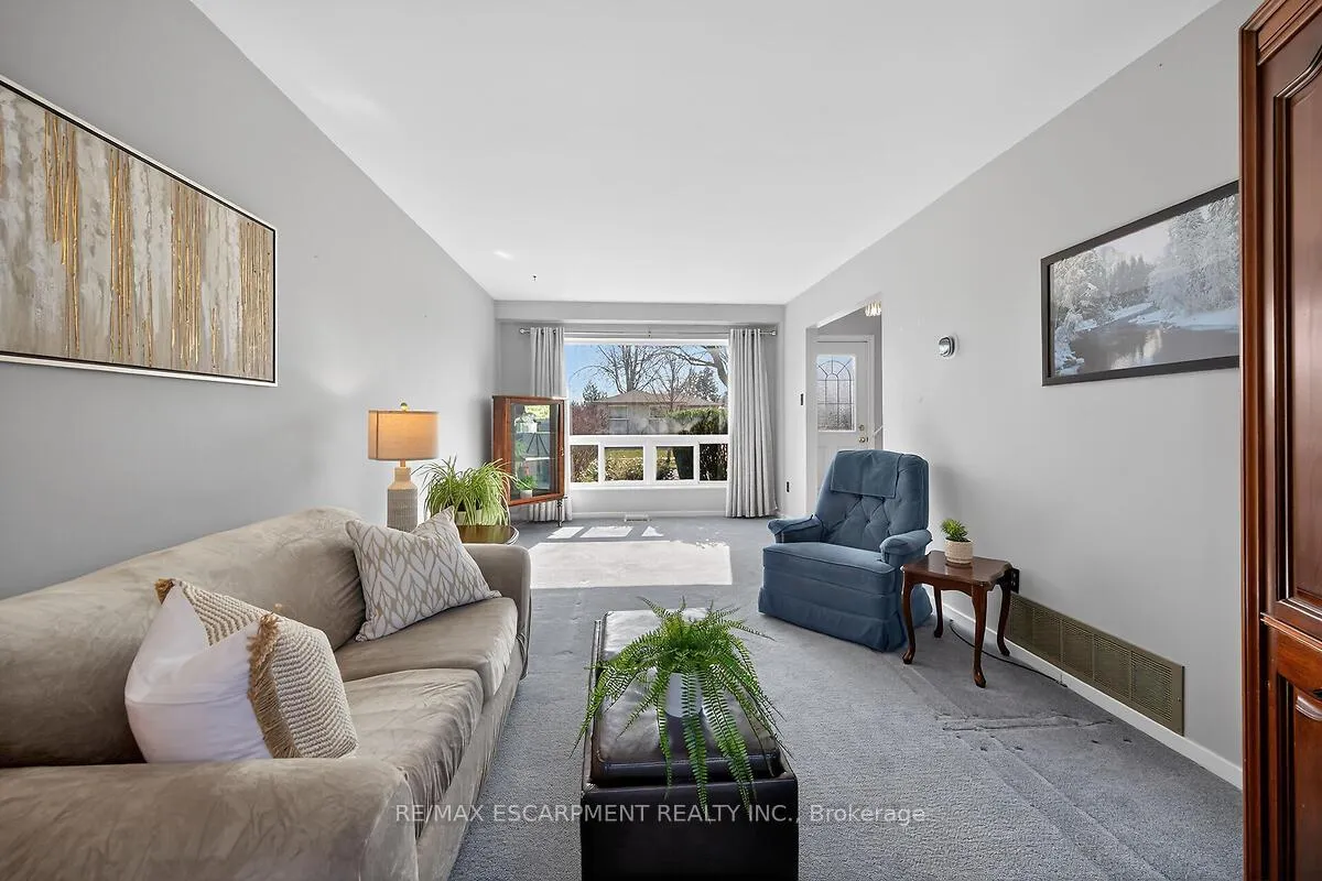 Photo 6 of 9 Mellenby Street, Hamilton, Stoney Creek Mountain — HOMEH
