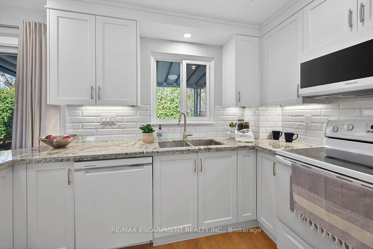 Photo 12 of 9 Mellenby Street, Hamilton, Stoney Creek Mountain — HOMEH