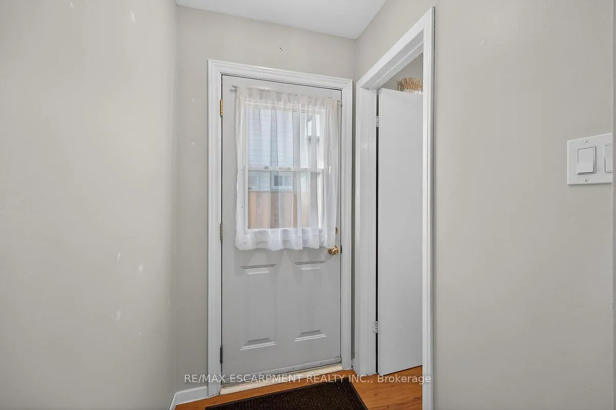 Photo 18 of 9 Mellenby Street, Hamilton, Stoney Creek Mountain — HOMEH