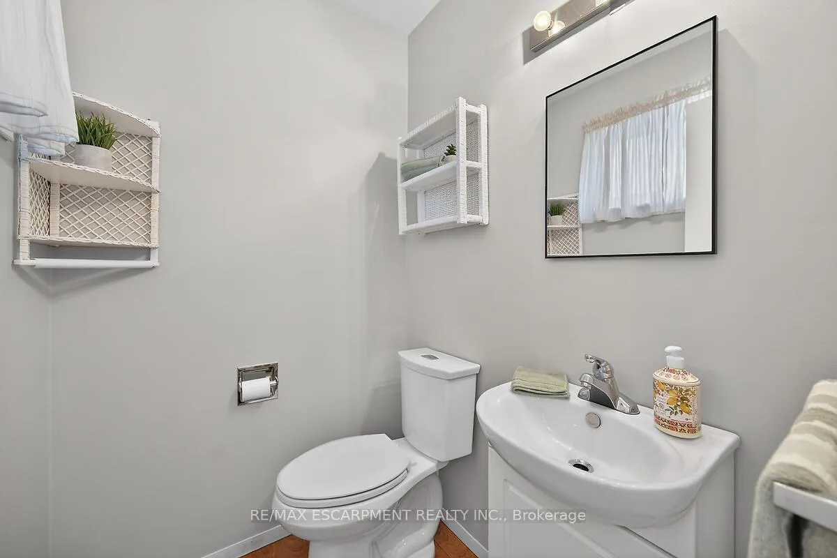 Photo 19 of 9 Mellenby Street, Hamilton, Stoney Creek Mountain — HOMEH
