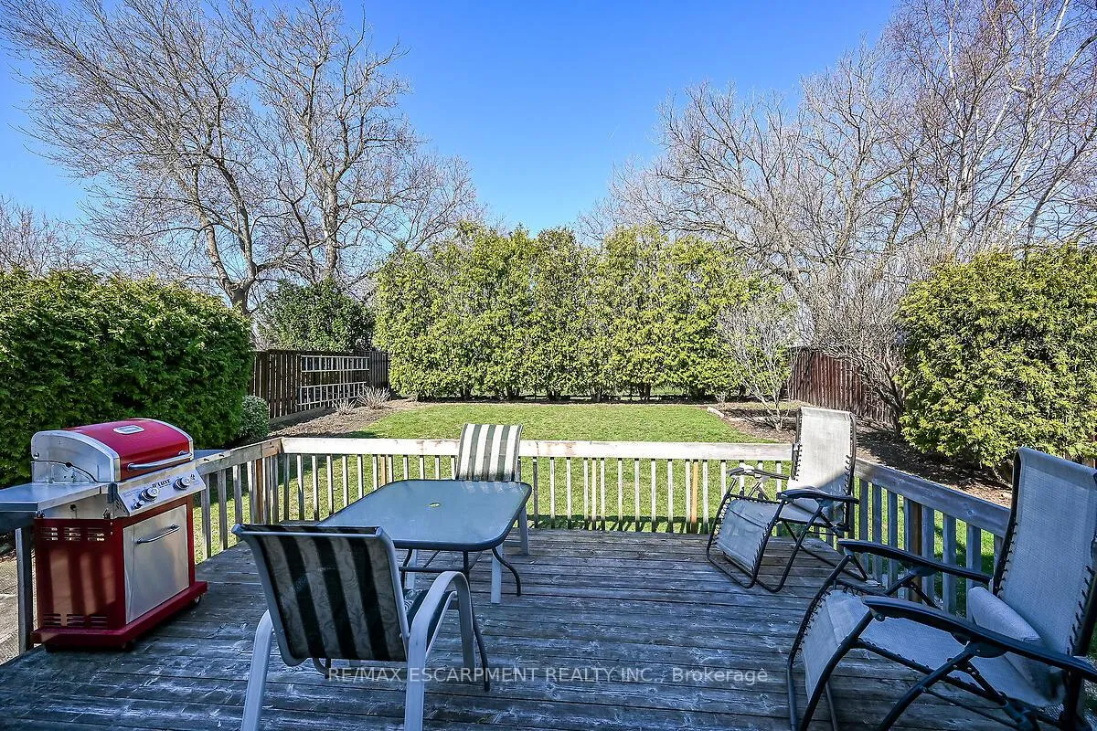 Photo 38 of 9 Mellenby Street, Hamilton, Stoney Creek Mountain — HOMEH