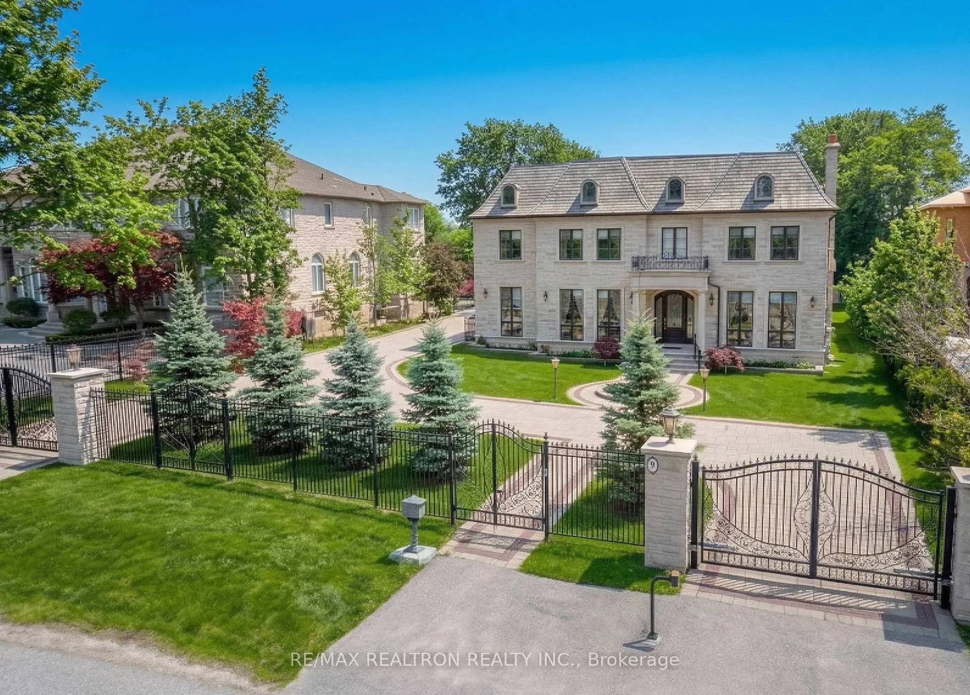 Photo 1 of 9 Thornbank Road, Vaughan, Uplands — HOMEH
