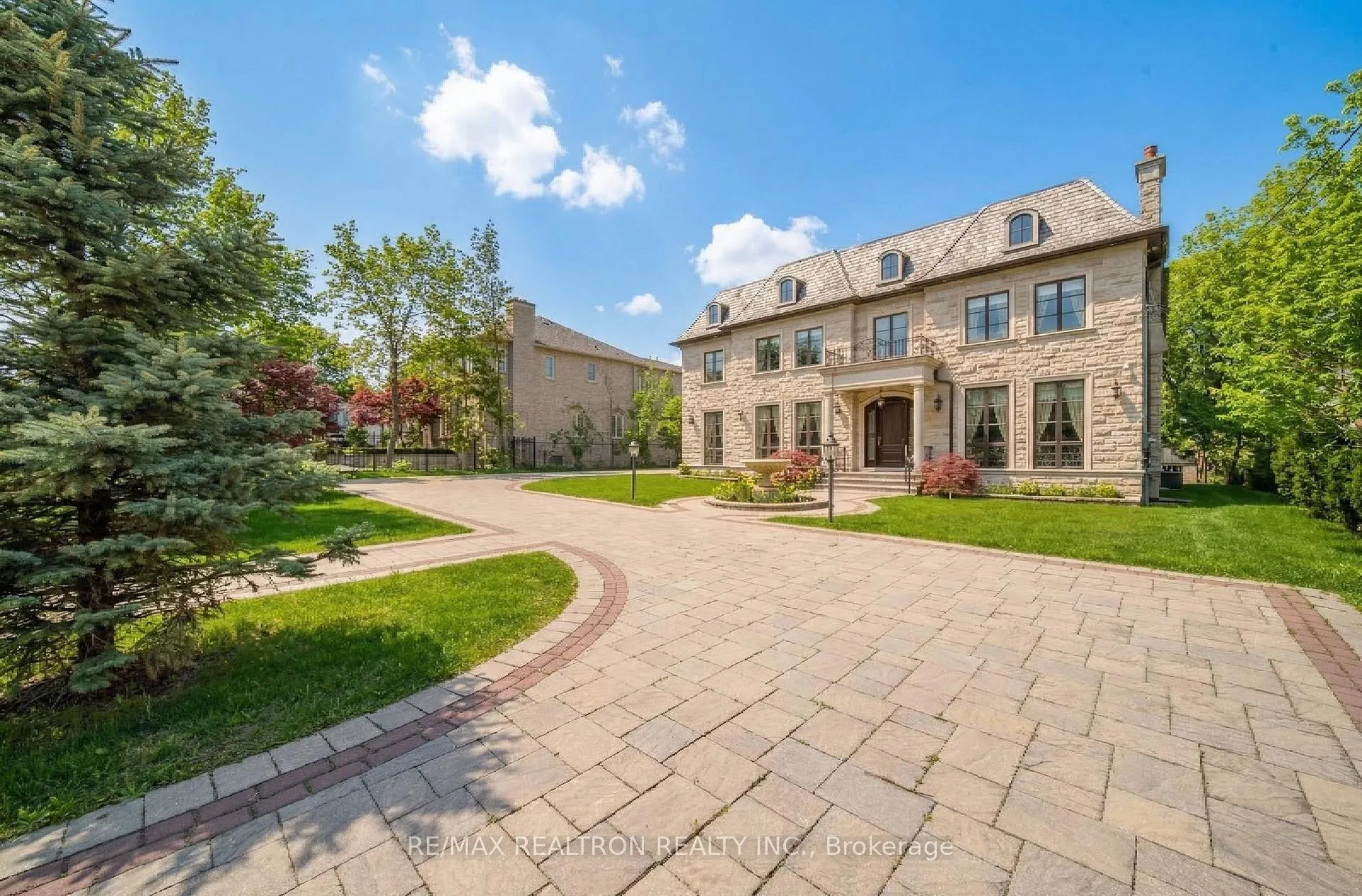 Photo 6 of 9 Thornbank Road, Vaughan, Uplands — HOMEH