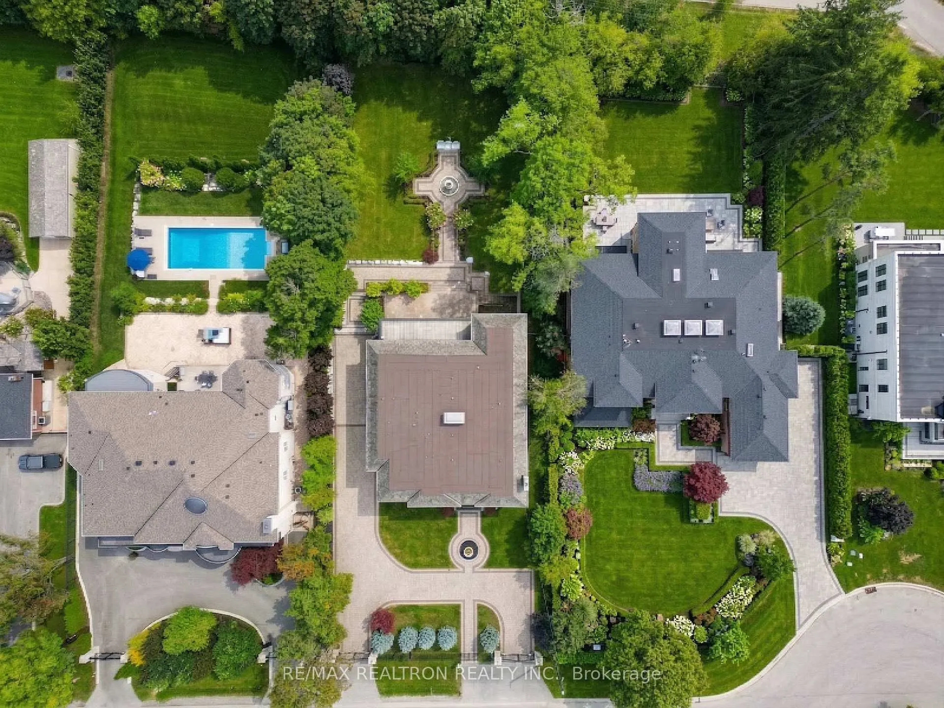 Photo 4 of 9 Thornbank Road, Vaughan, Uplands — HOMEH