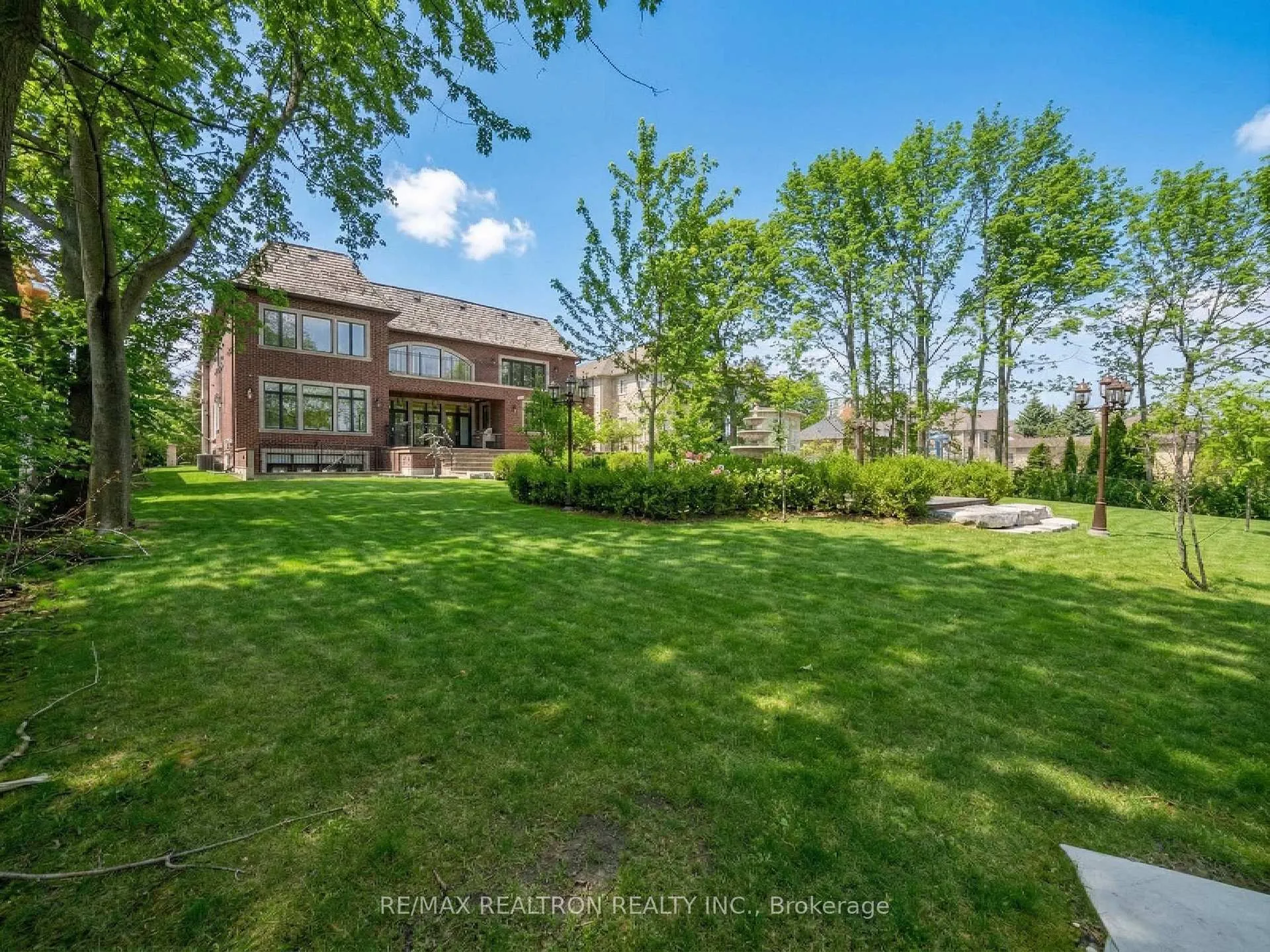 Photo 10 of 9 Thornbank Road, Vaughan, Uplands — HOMEH