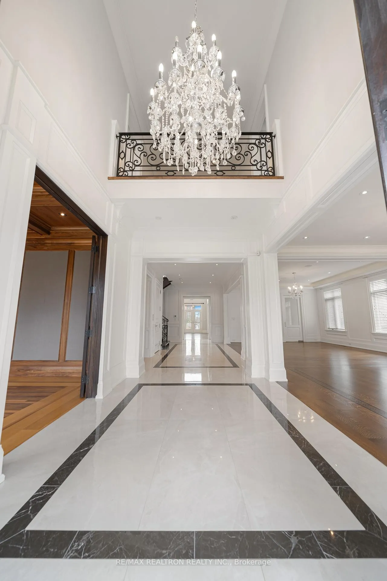 Photo 11 of 9 Thornbank Road, Vaughan, Uplands — HOMEH