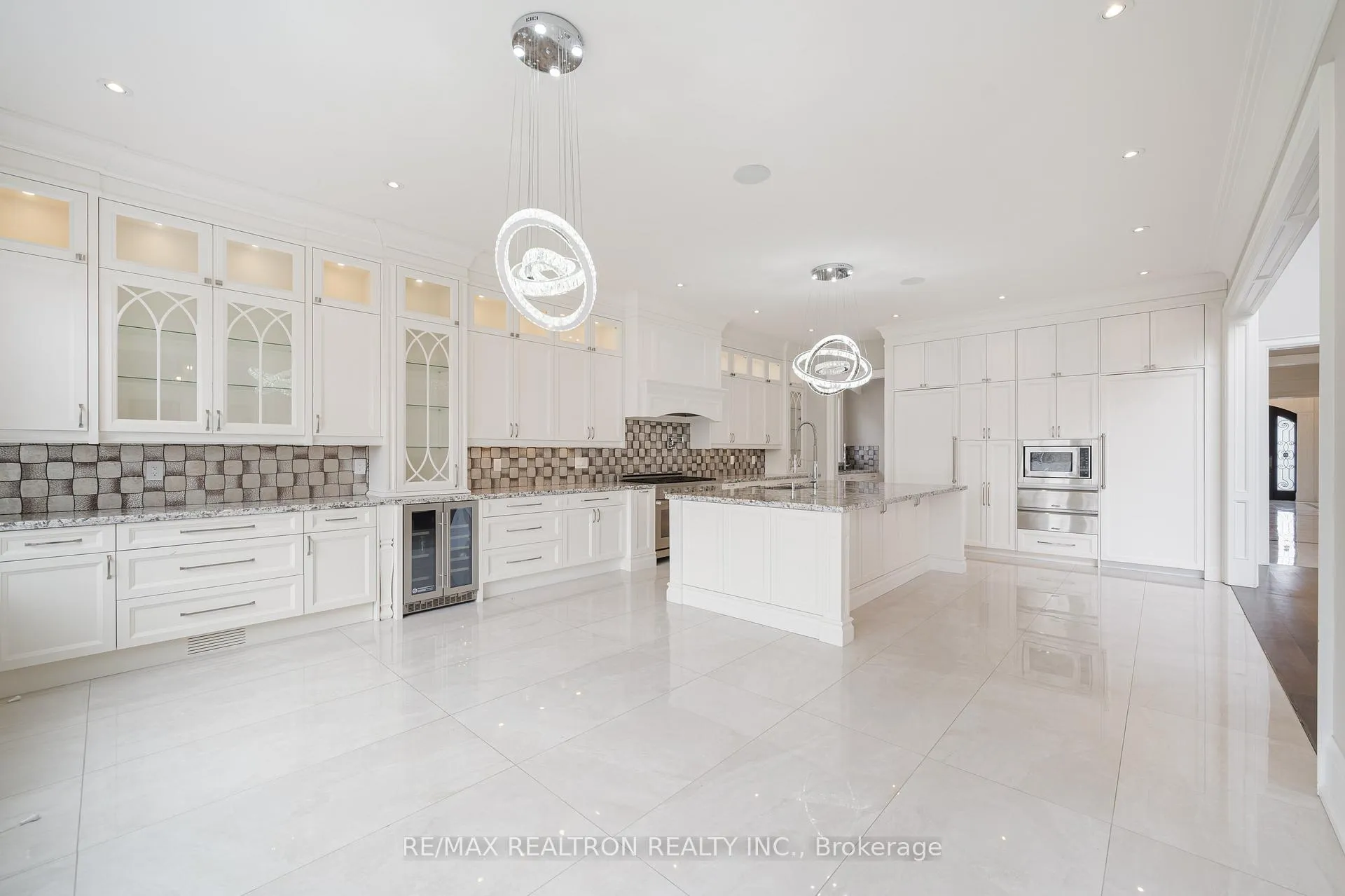 Photo 36 of 9 Thornbank Road, Vaughan, Uplands — HOMEH