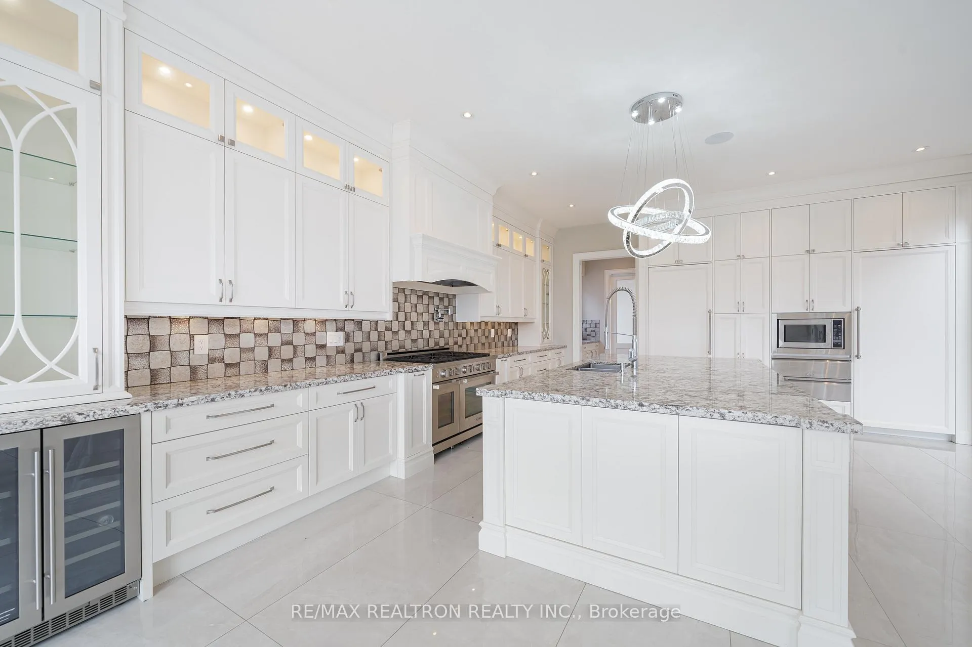 Photo 37 of 9 Thornbank Road, Vaughan, Uplands — HOMEH