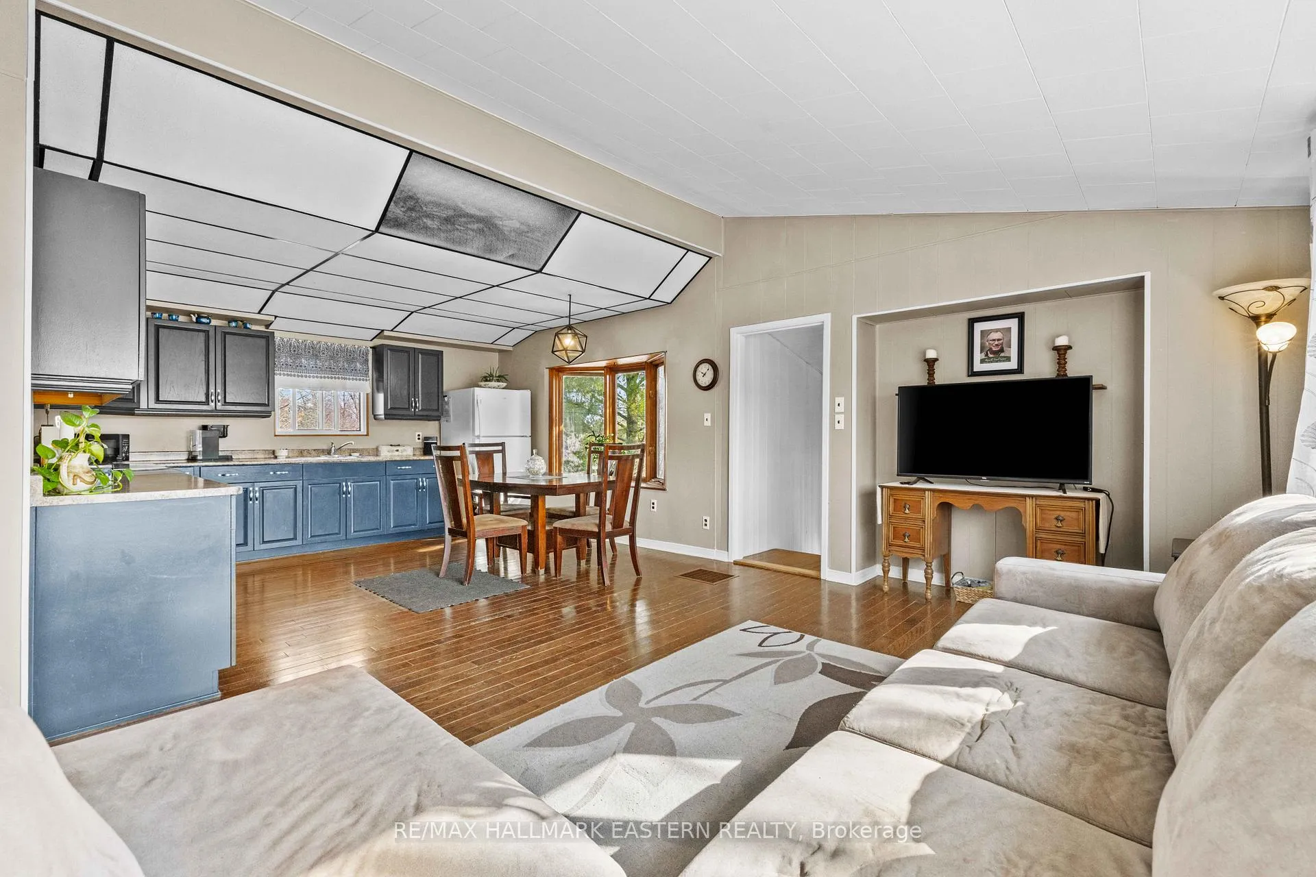 Photo 13 of 700 Golf Course Road, Douro-Dummer — HOMEH