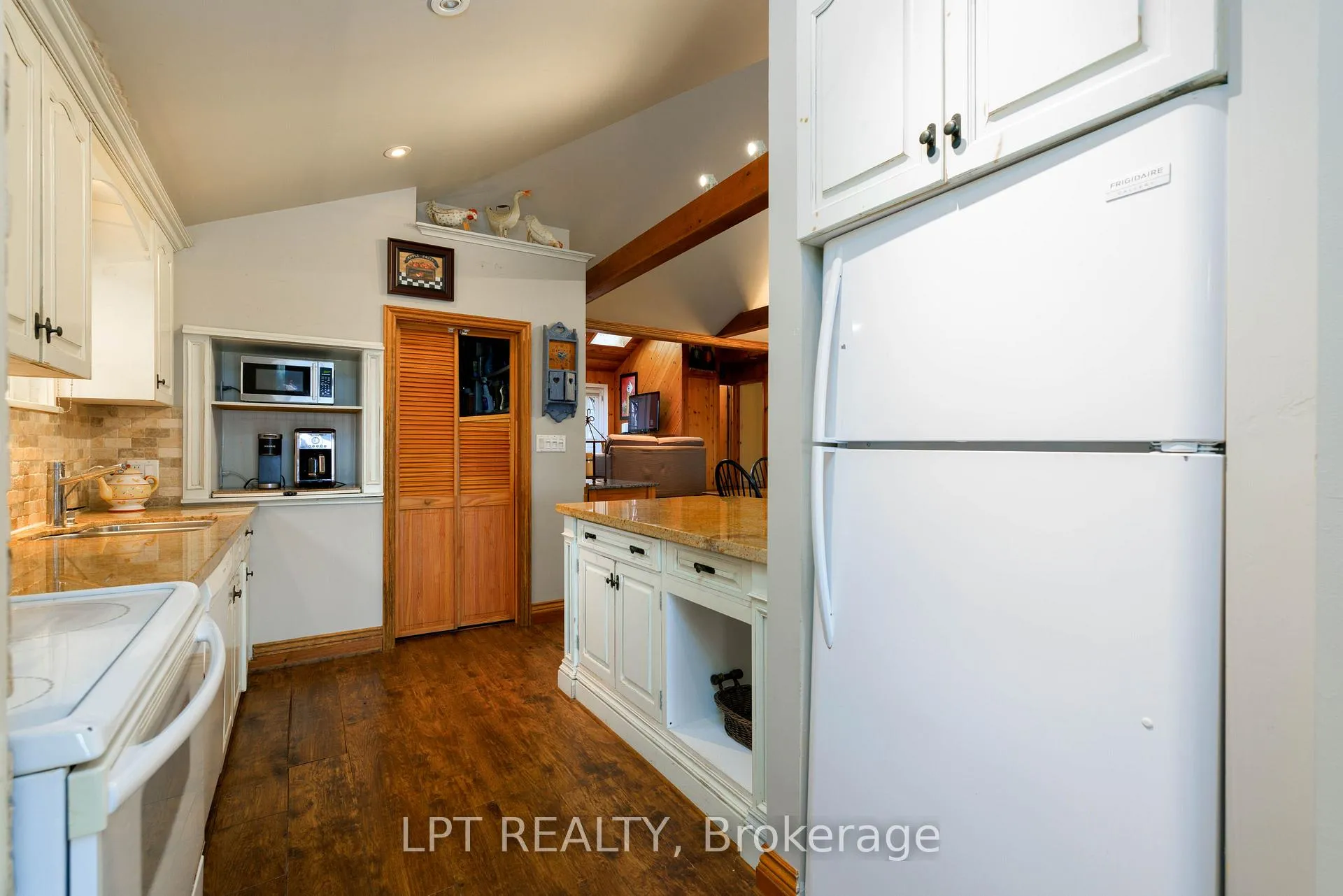 Photo 15 of 76 Mcrae Beach Road, Georgina, Virginia — HOMEH