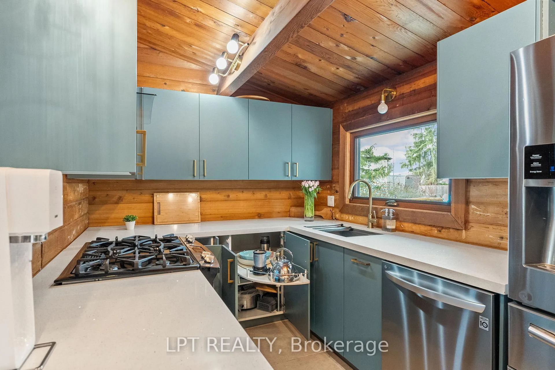 Photo 19 of 10 Maplewood Lane, Georgina, Sutton & Jackson's Point — HOMEH