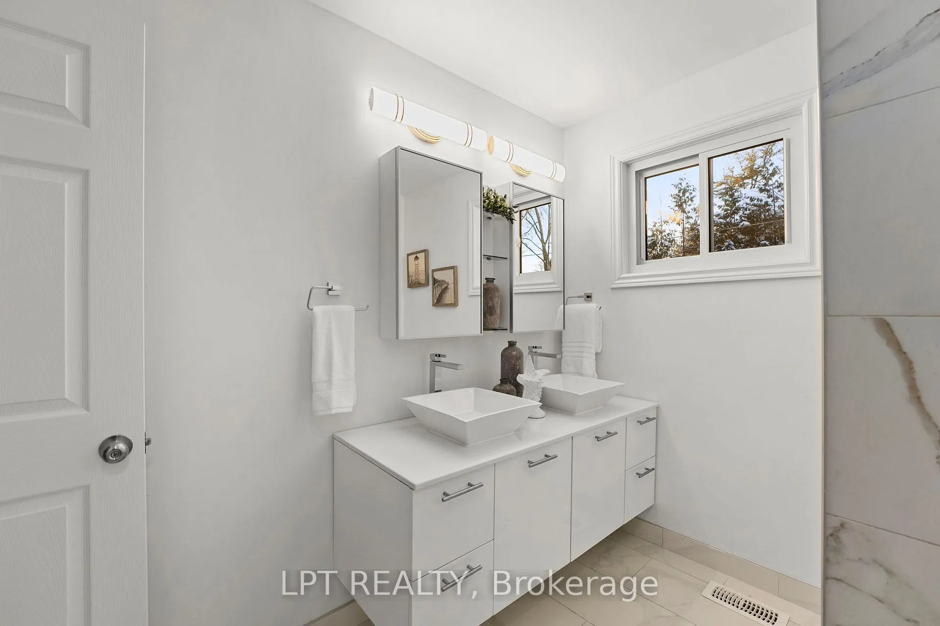 Photo 29 of 10 Maplewood Lane, Georgina, Sutton & Jackson's Point — HOMEH