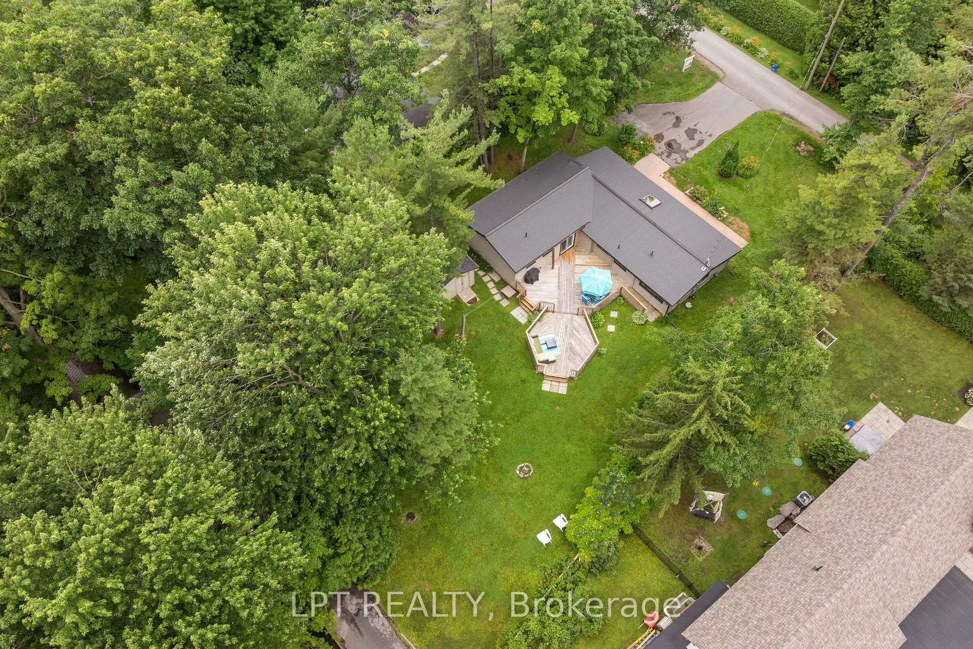 Photo 40 of 10 Maplewood Lane, Georgina, Sutton & Jackson's Point — HOMEH