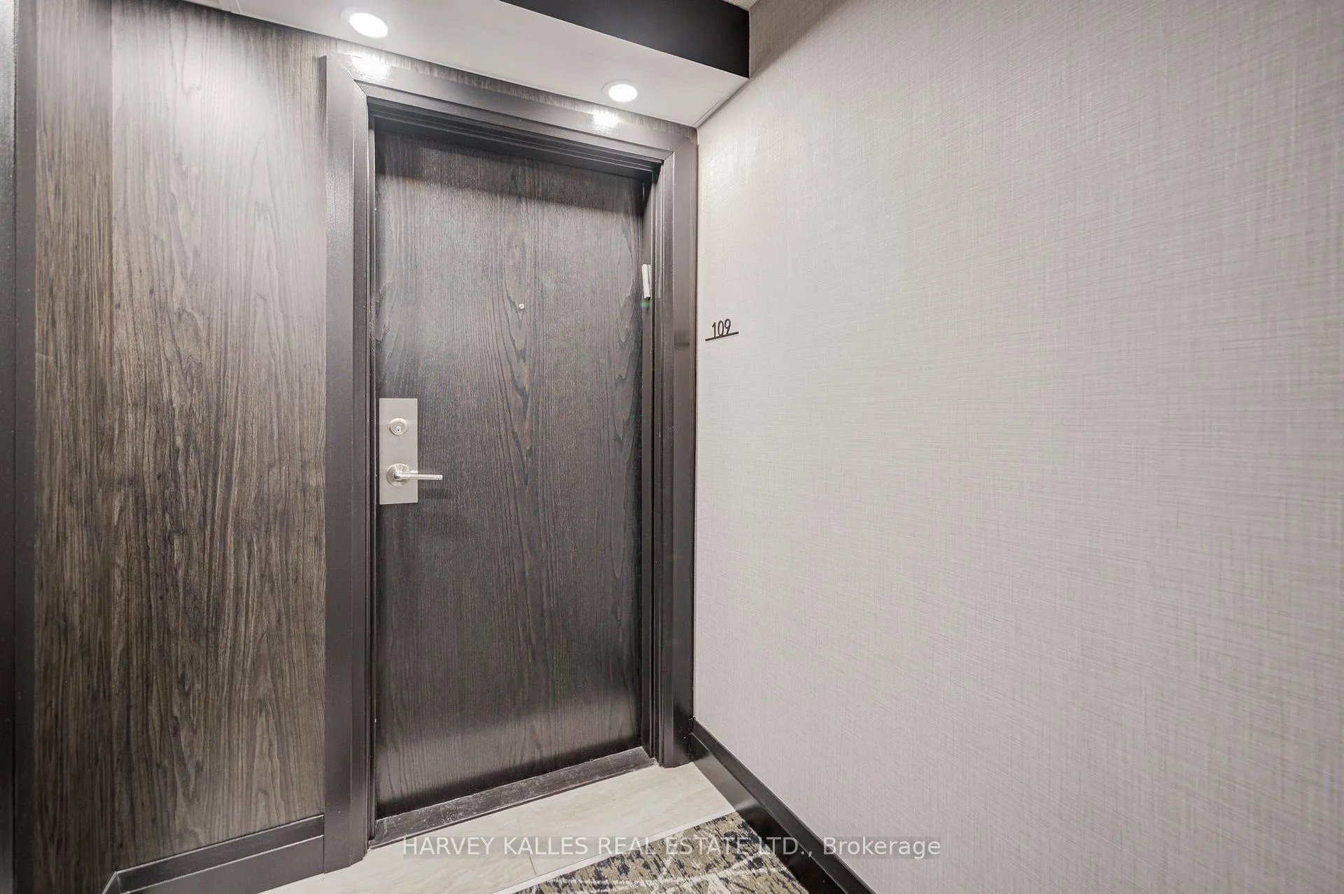 Photo 3 of Unit 109, 3000 Bathurst Street, Toronto, Englemount-Lawrence — HOMEH