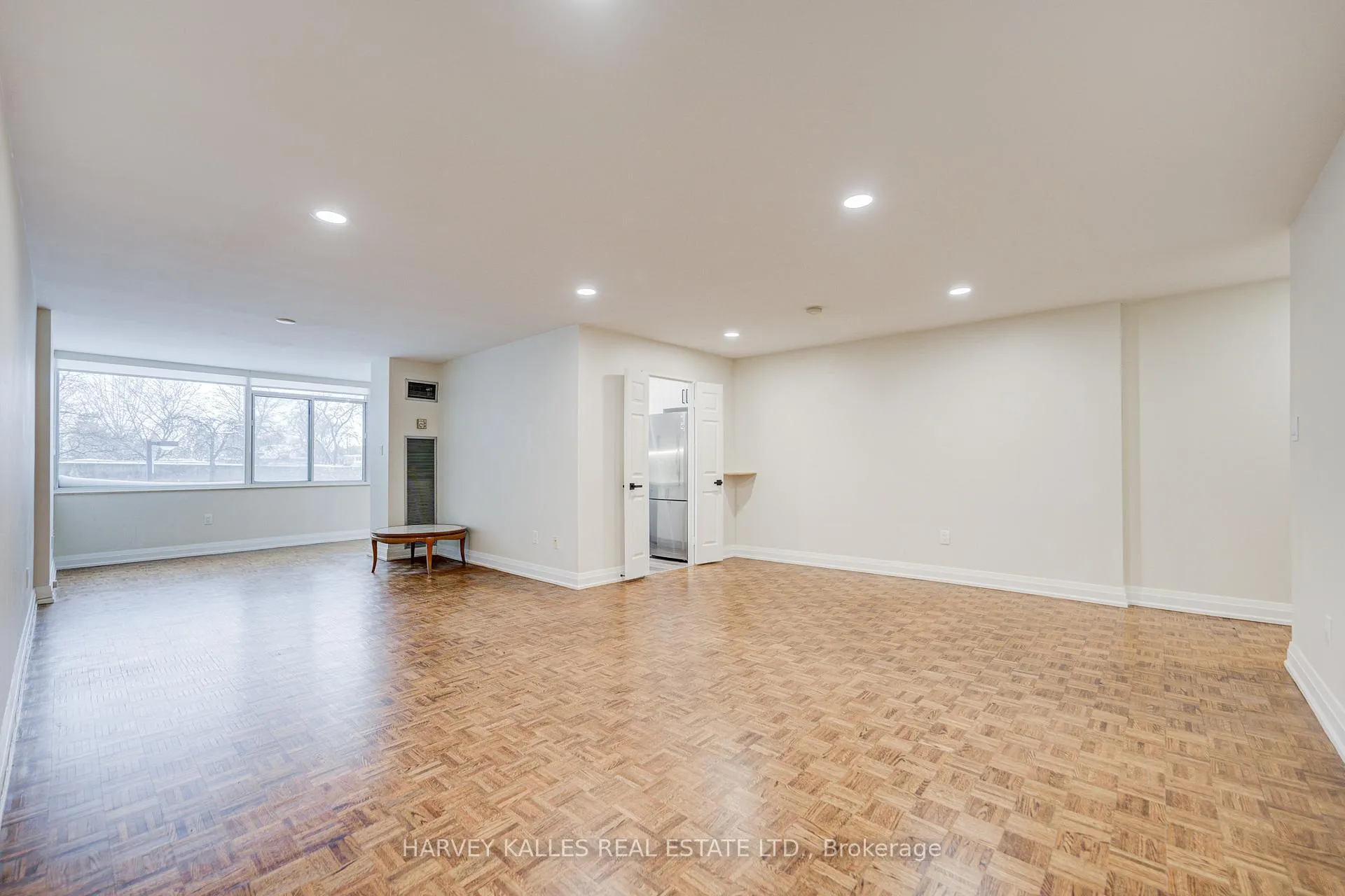 Photo 8 of Unit 109, 3000 Bathurst Street, Toronto, Englemount-Lawrence — HOMEH