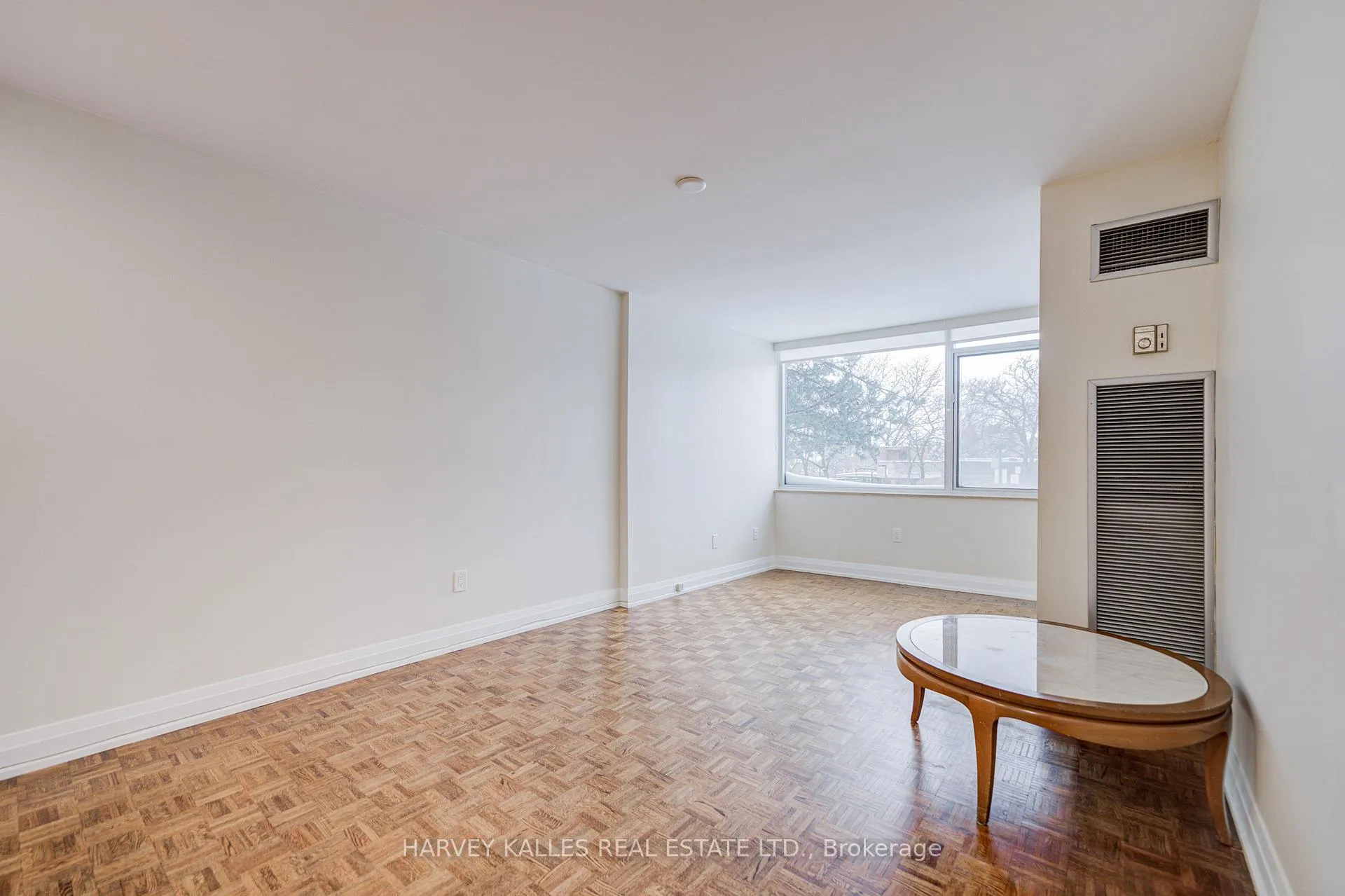 Photo 11 of Unit 109, 3000 Bathurst Street, Toronto, Englemount-Lawrence — HOMEH