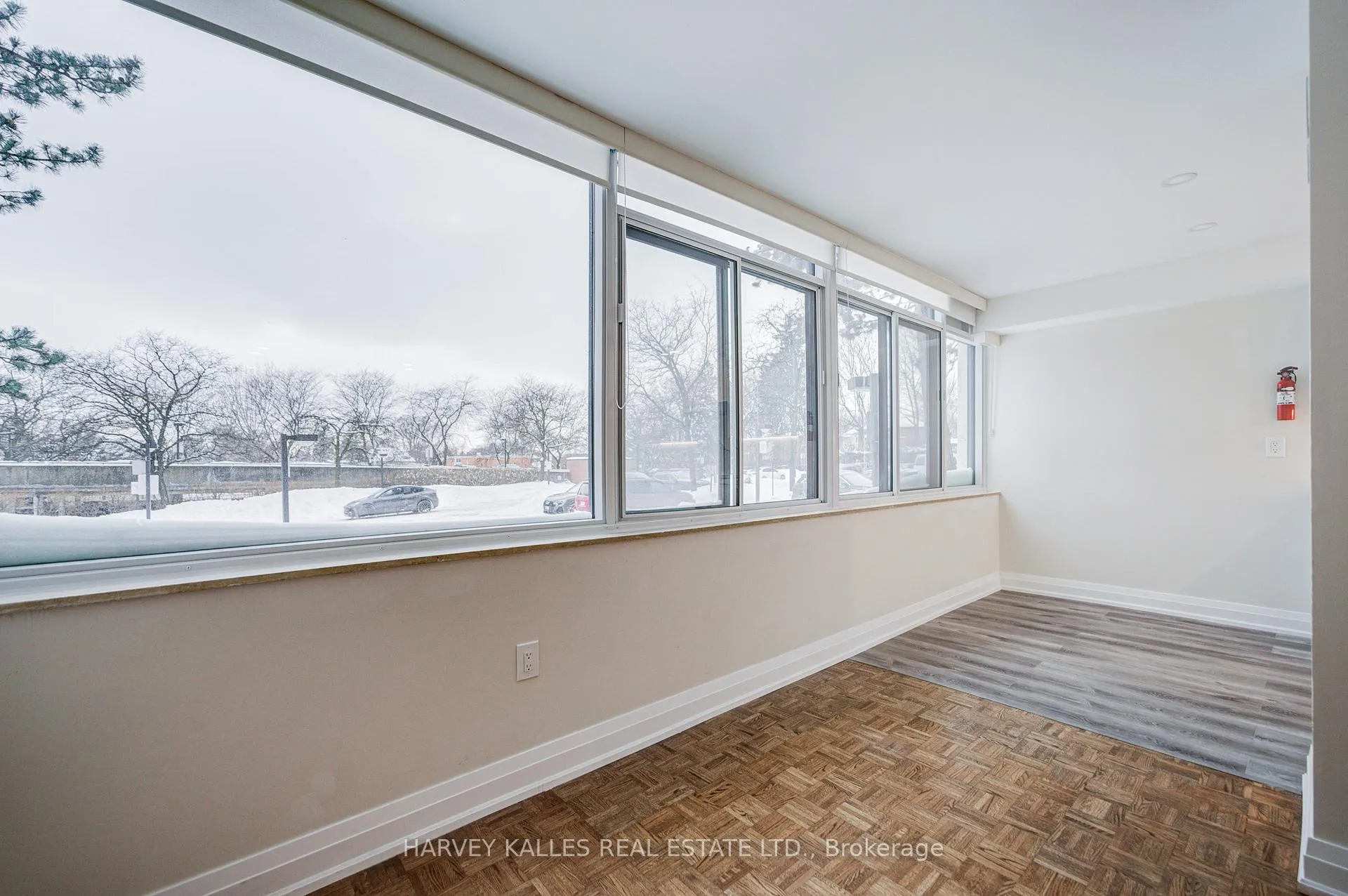 Photo 13 of Unit 109, 3000 Bathurst Street, Toronto, Englemount-Lawrence — HOMEH