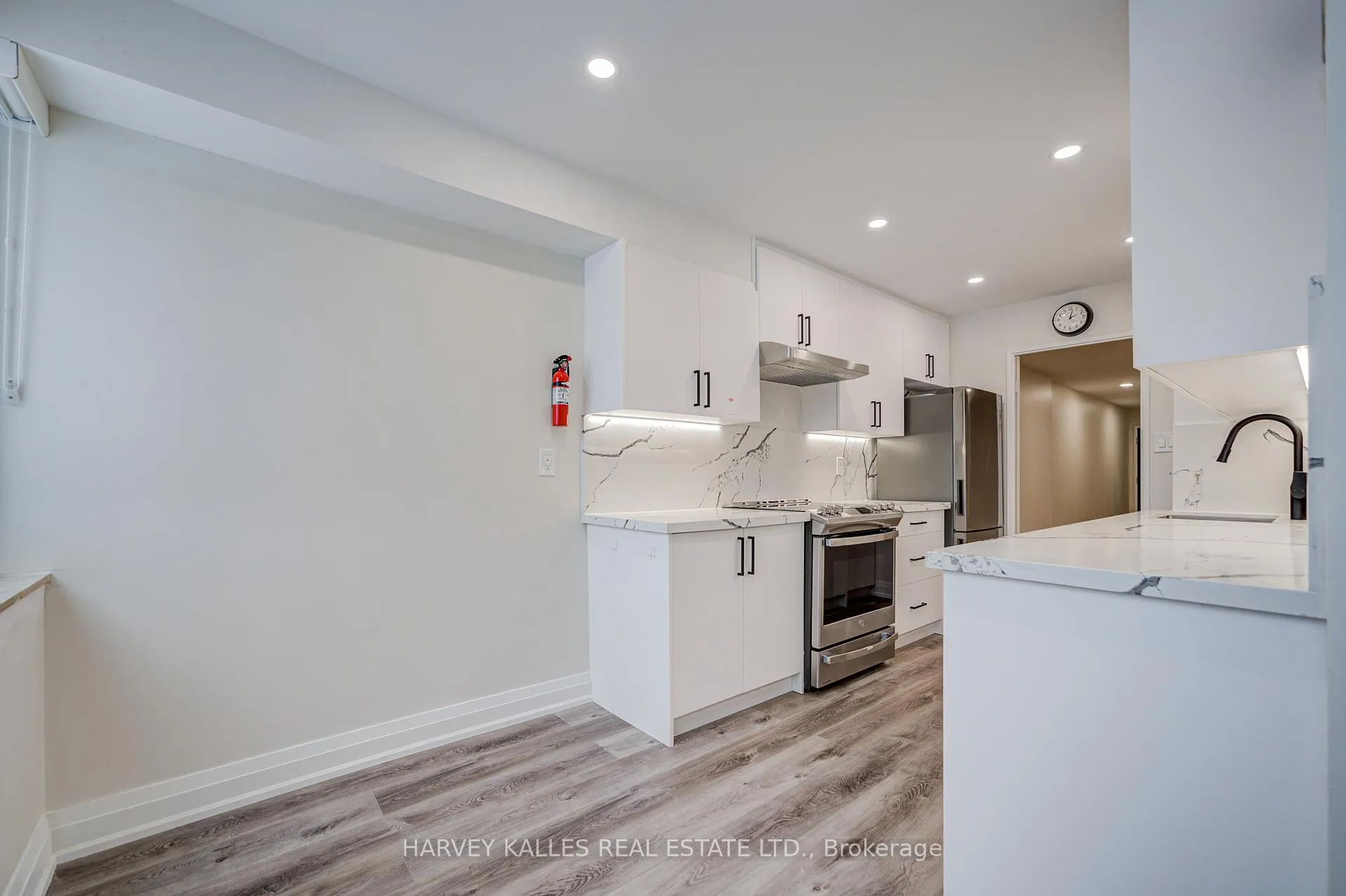 Photo 15 of Unit 109, 3000 Bathurst Street, Toronto, Englemount-Lawrence — HOMEH