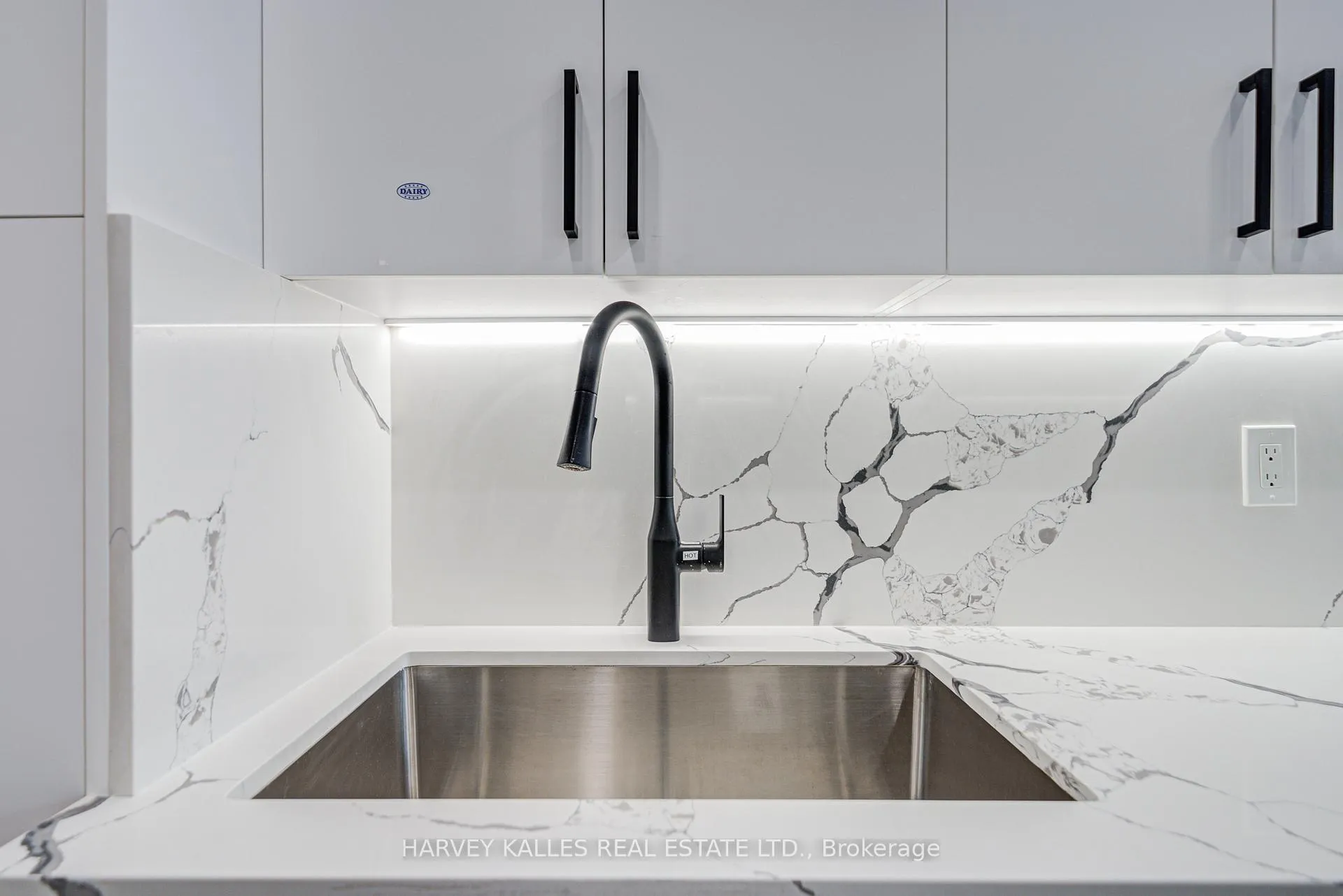 Photo 19 of Unit 109, 3000 Bathurst Street, Toronto, Englemount-Lawrence — HOMEH