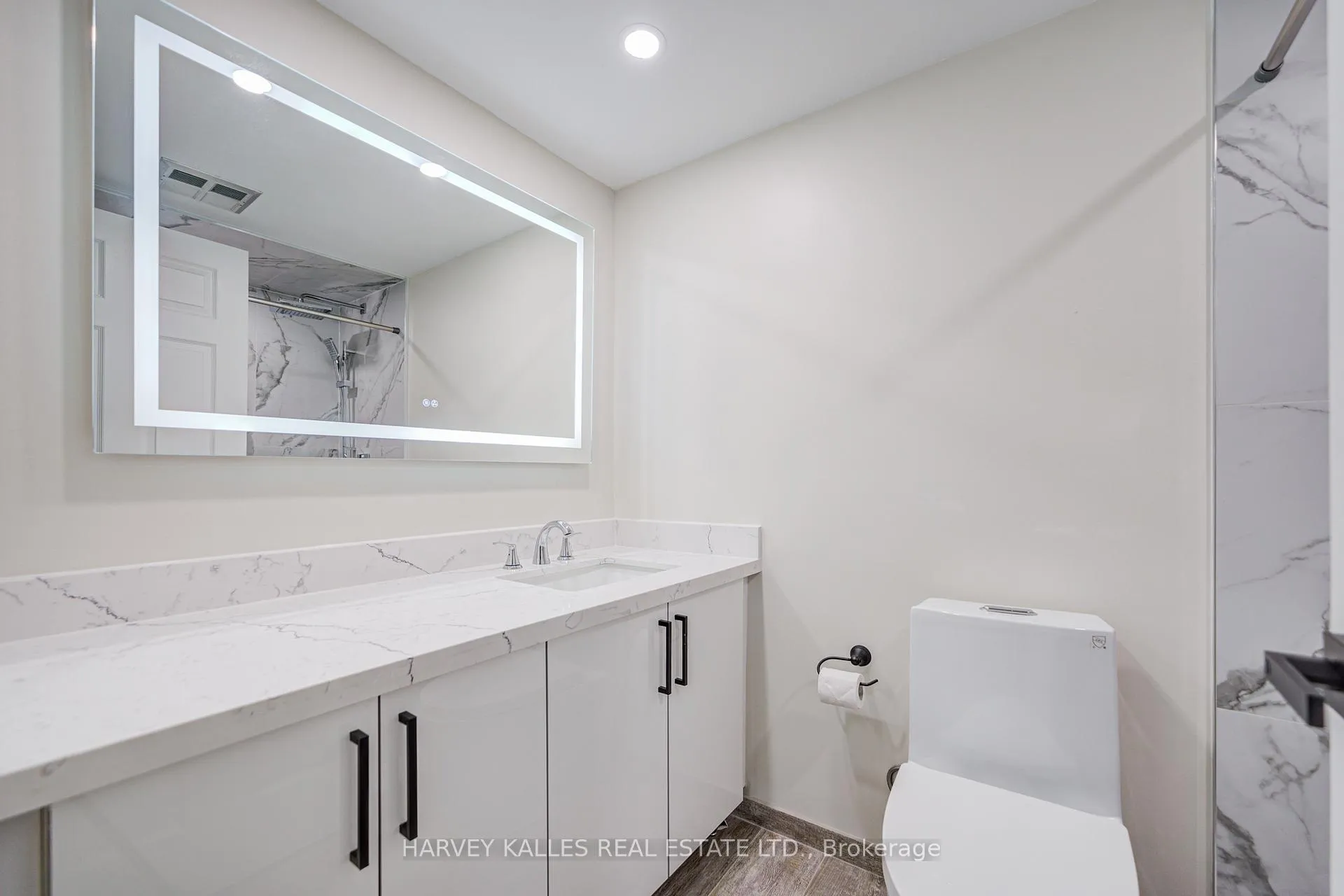 Photo 26 of Unit 109, 3000 Bathurst Street, Toronto, Englemount-Lawrence — HOMEH