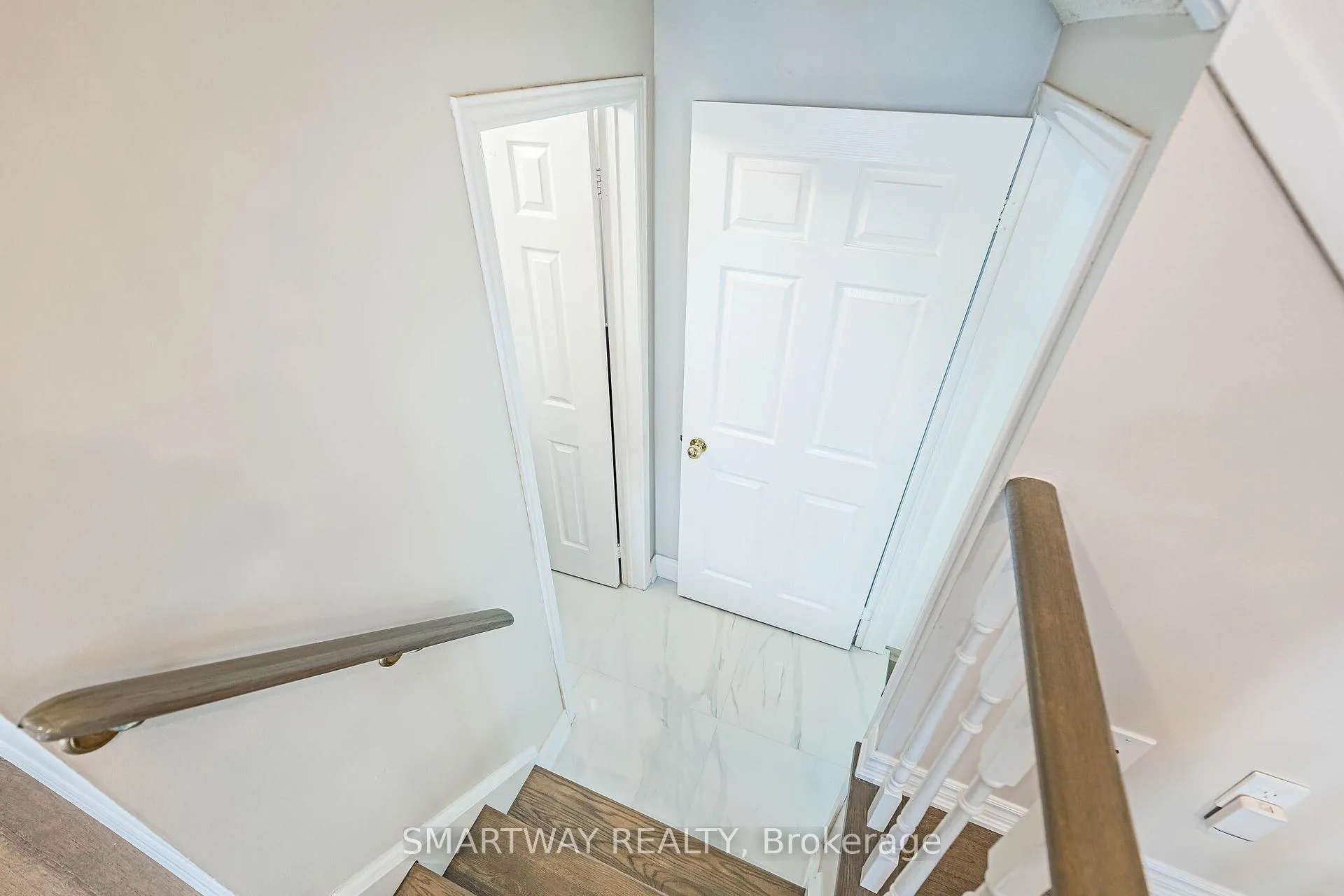 Photo 18 of 41 Ronan Crescent, Vaughan, Sonoma Heights — HOMEH