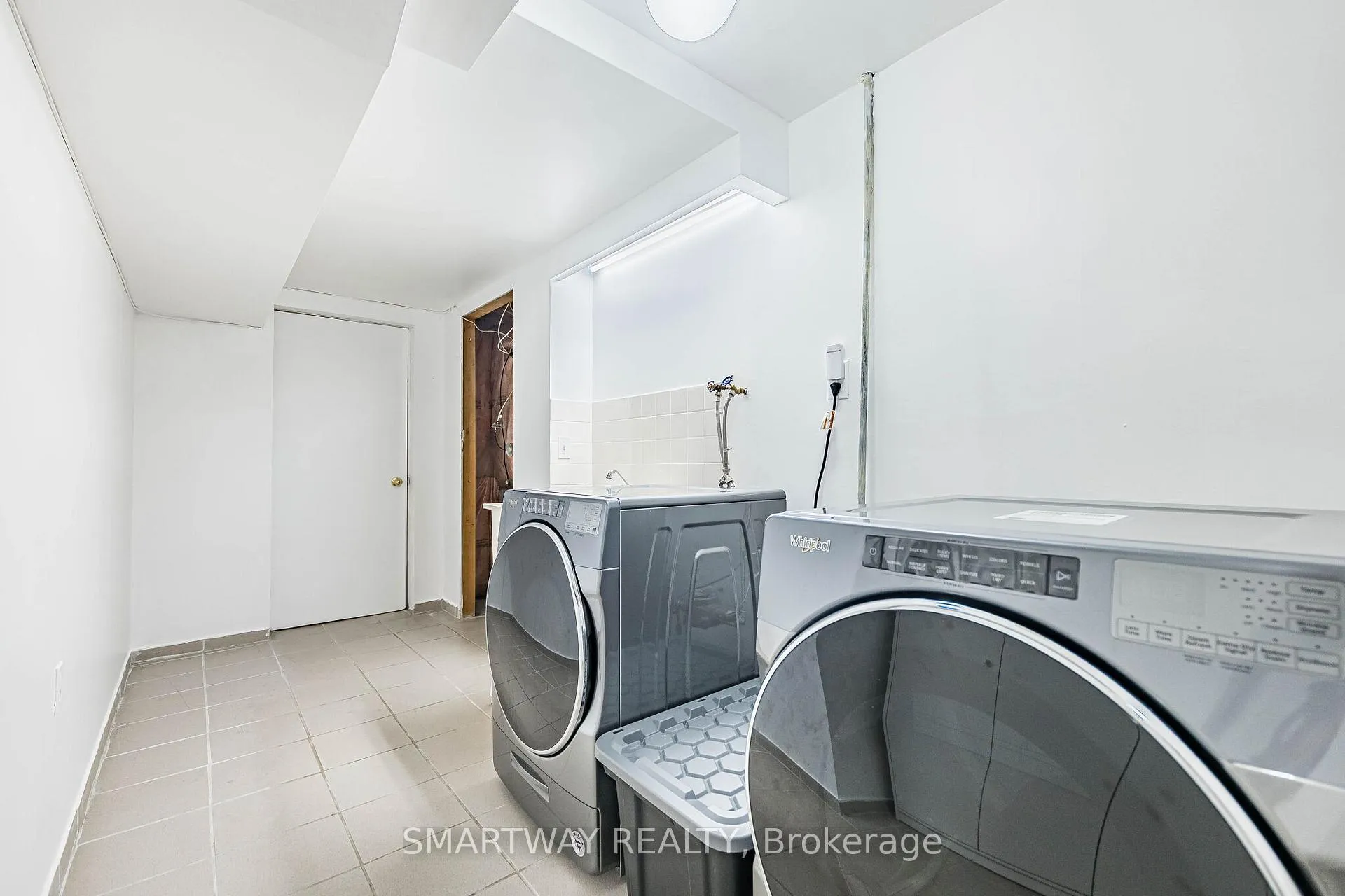 Photo 44 of 41 Ronan Crescent, Vaughan, Sonoma Heights — HOMEH