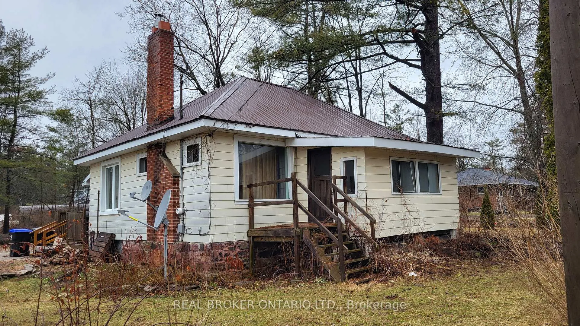 Front of 3290 Muskoka Street