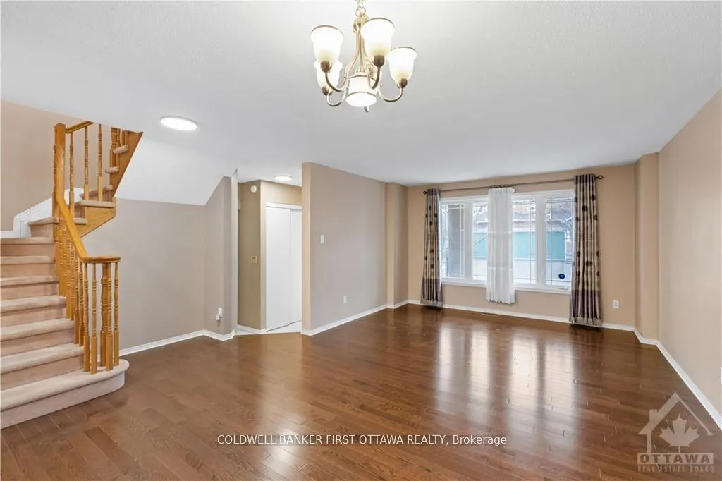 Photo 5 of 157 Annapolis Circle, Ottawa, Hunt Club — HOMEH