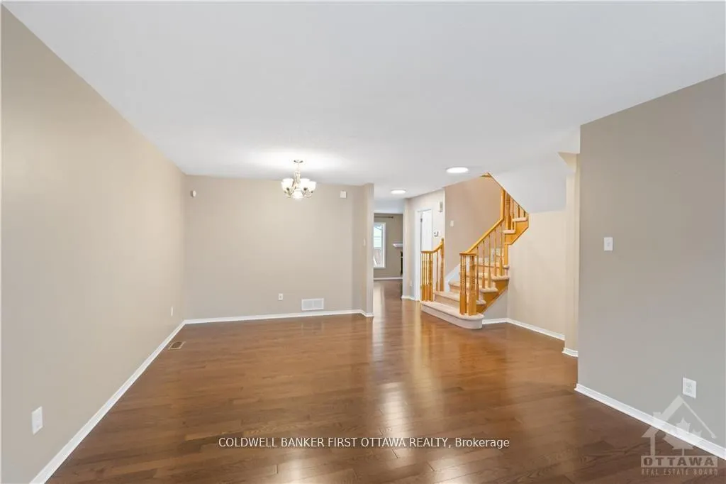 Photo 7 of 157 Annapolis Circle, Ottawa, Hunt Club — HOMEH