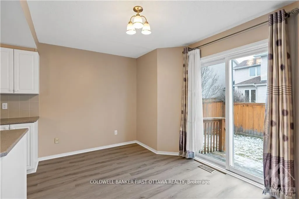 Photo 10 of 157 Annapolis Circle, Ottawa, Hunt Club — HOMEH