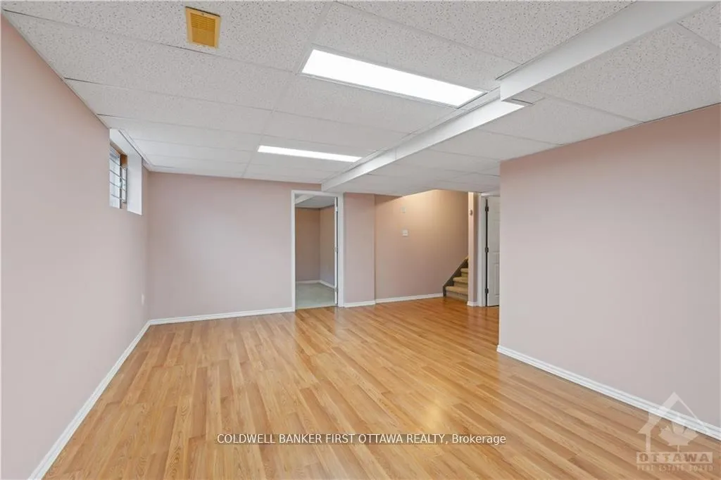 Photo 24 of 157 Annapolis Circle, Ottawa, Hunt Club — HOMEH