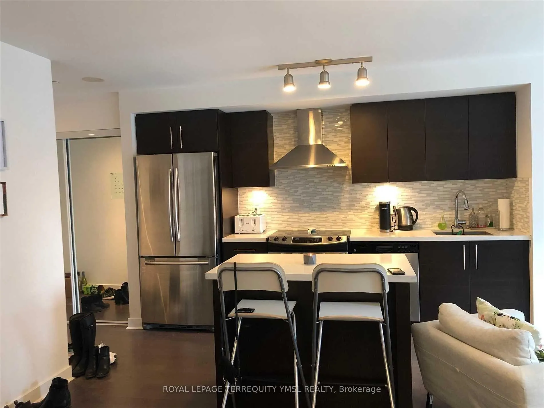 Photo 5 of Unit 411, 58 Orchard View Boulevard, Toronto, Yonge-Eglinton — HOMEH