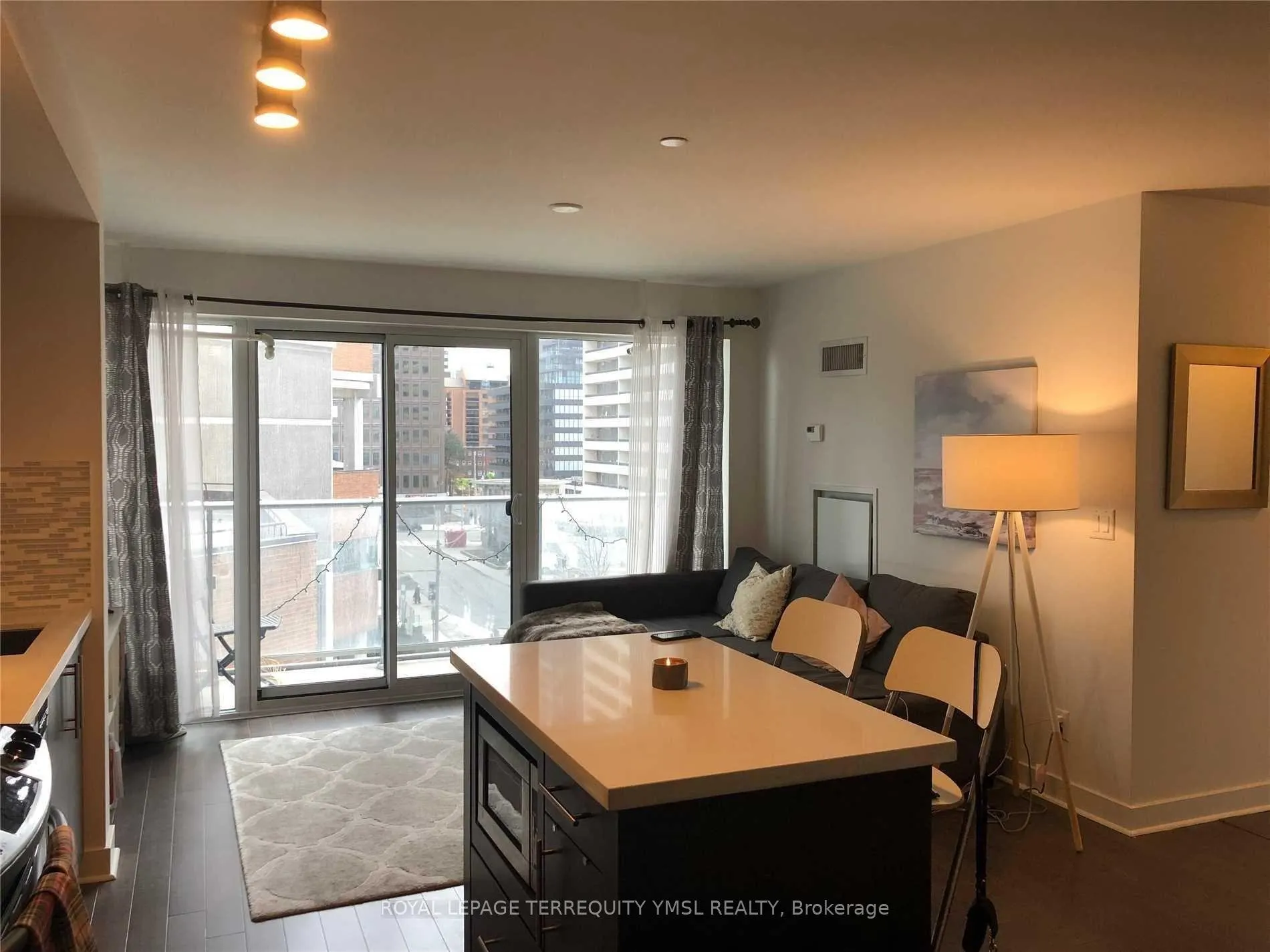 Photo 6 of Unit 411, 58 Orchard View Boulevard, Toronto, Yonge-Eglinton — HOMEH