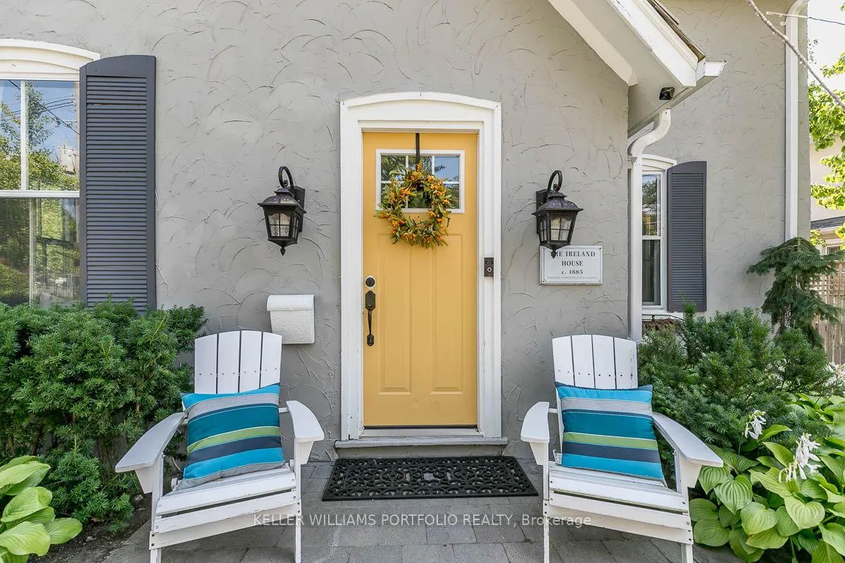 Photo 3 of 27 Catherine Avenue, Aurora, Aurora Village — HOMEH