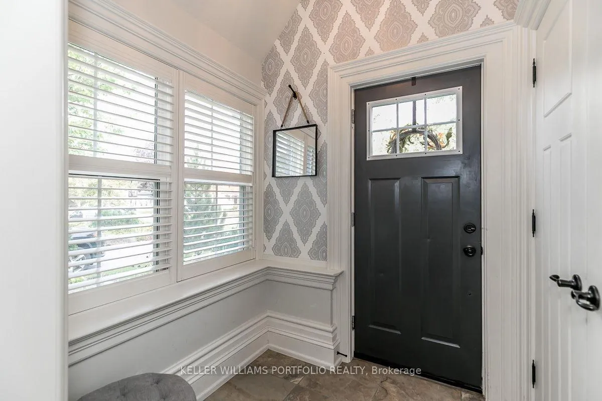 Photo 4 of 27 Catherine Avenue, Aurora, Aurora Village — HOMEH