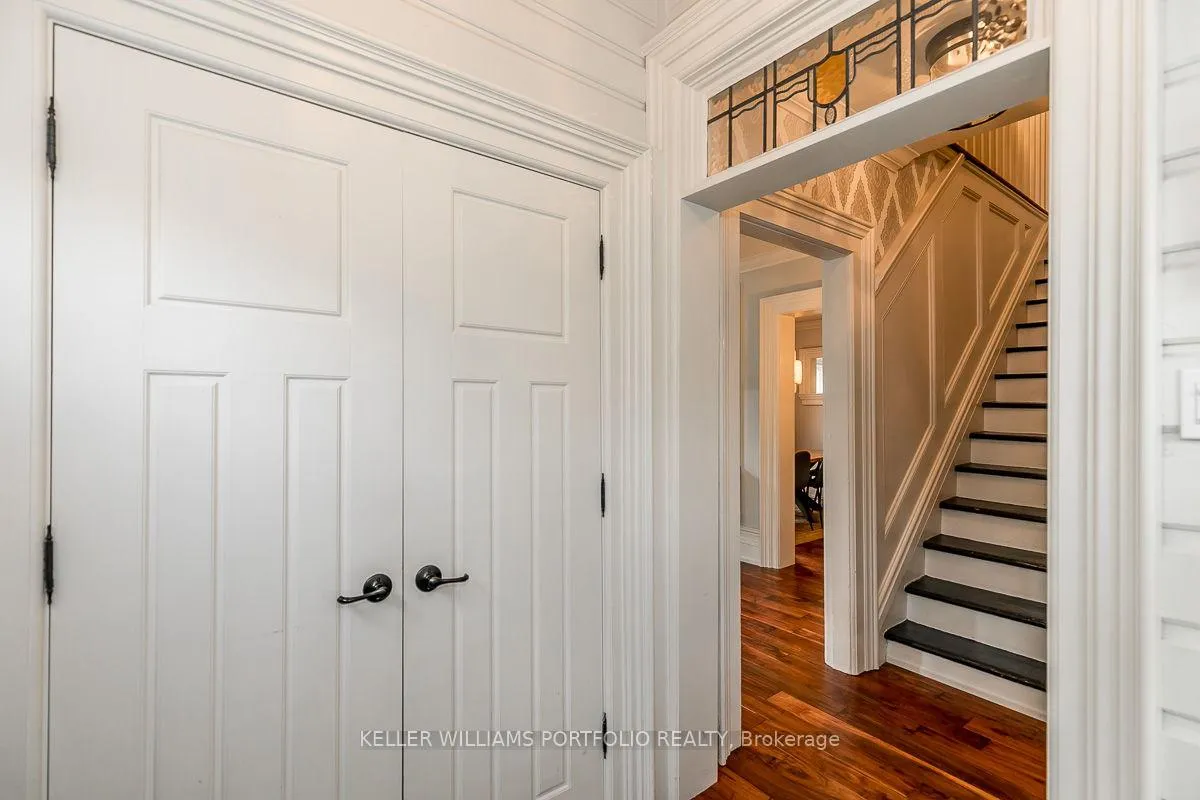 Photo 5 of 27 Catherine Avenue, Aurora, Aurora Village — HOMEH