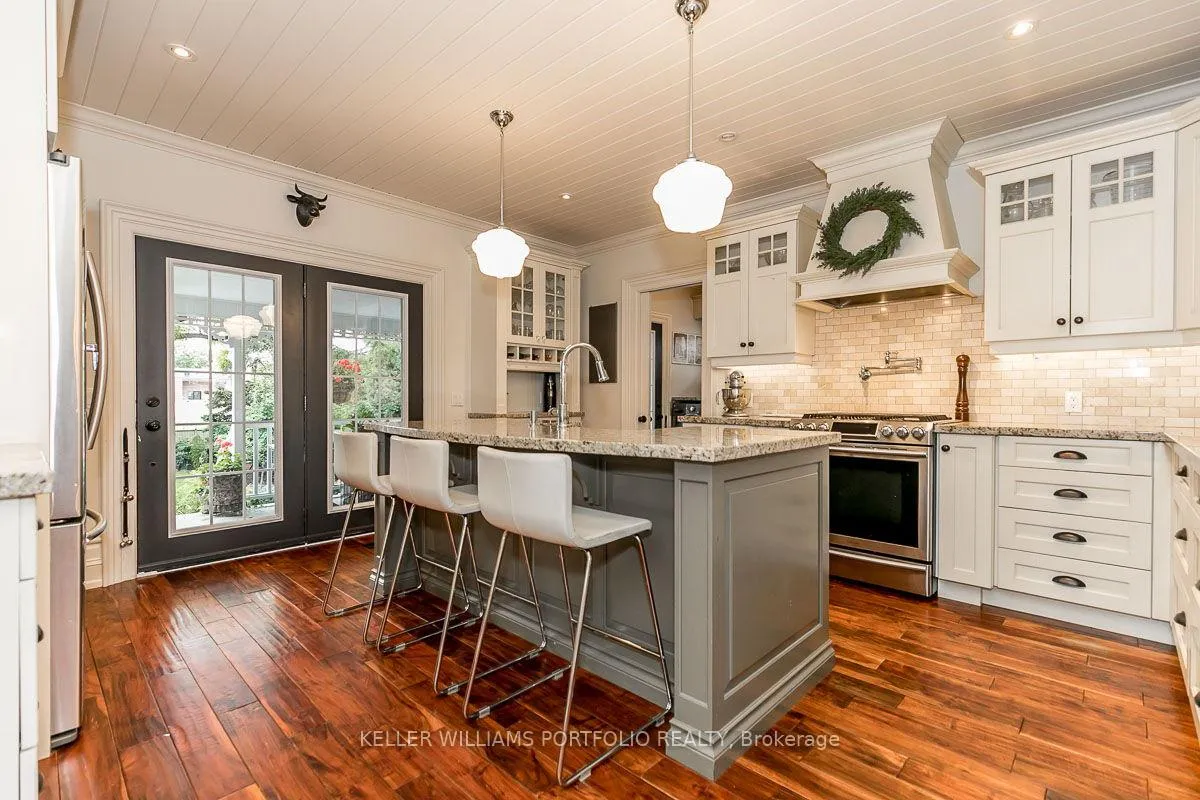 Photo 7 of 27 Catherine Avenue, Aurora, Aurora Village — HOMEH
