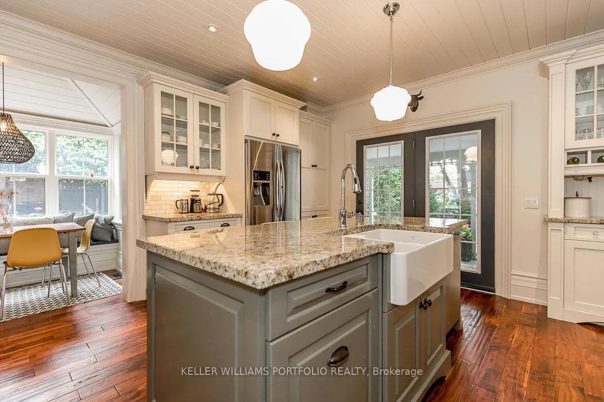Photo 10 of 27 Catherine Avenue, Aurora, Aurora Village — HOMEH