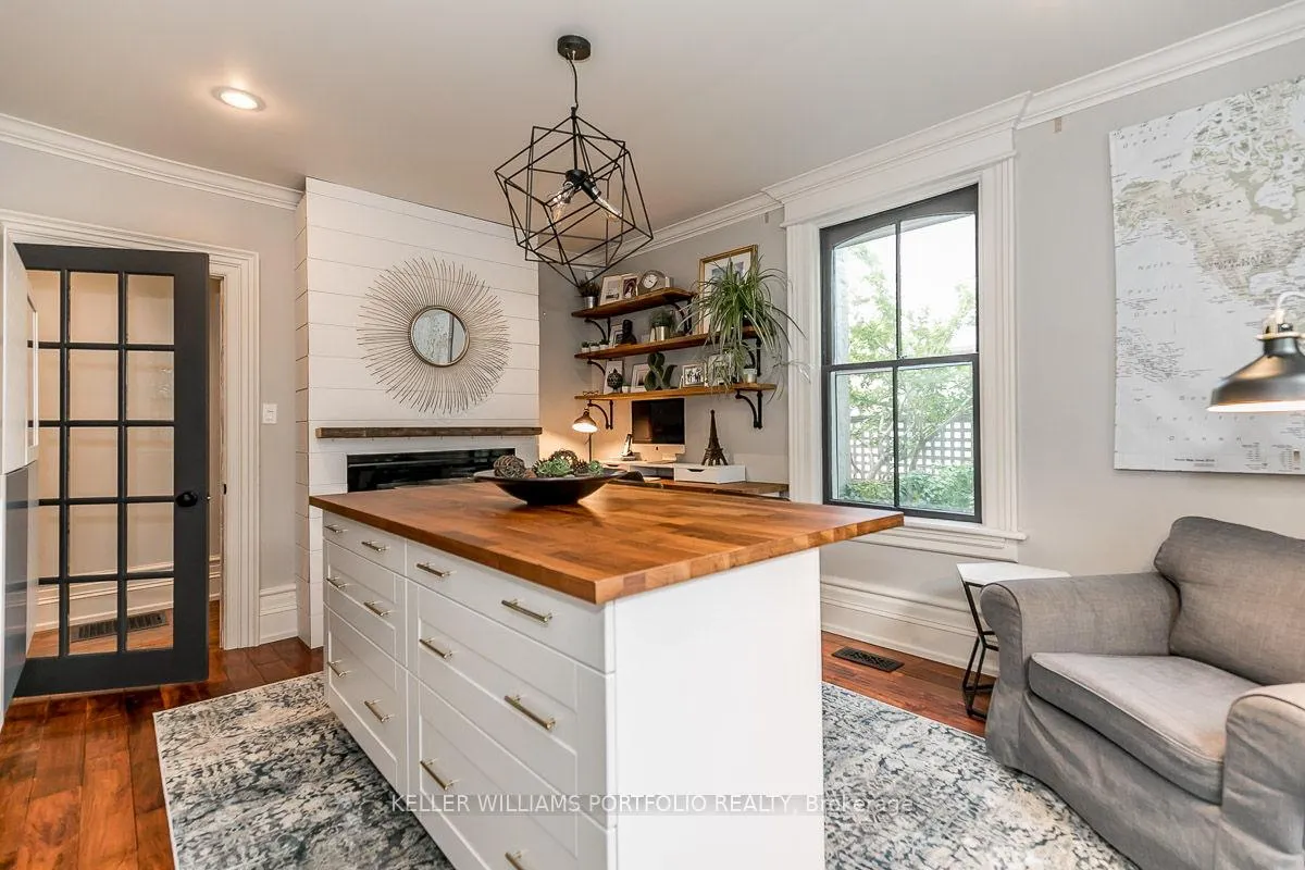 Photo 16 of 27 Catherine Avenue, Aurora, Aurora Village — HOMEH