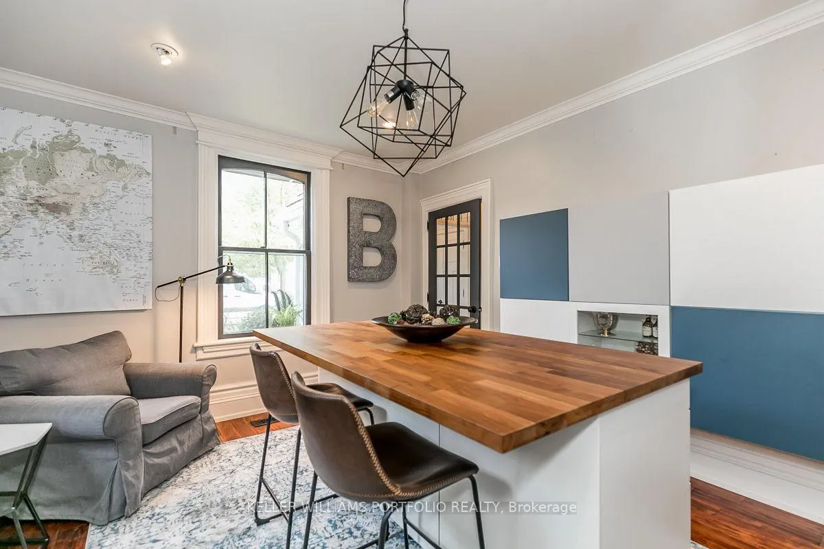 Photo 17 of 27 Catherine Avenue, Aurora, Aurora Village — HOMEH