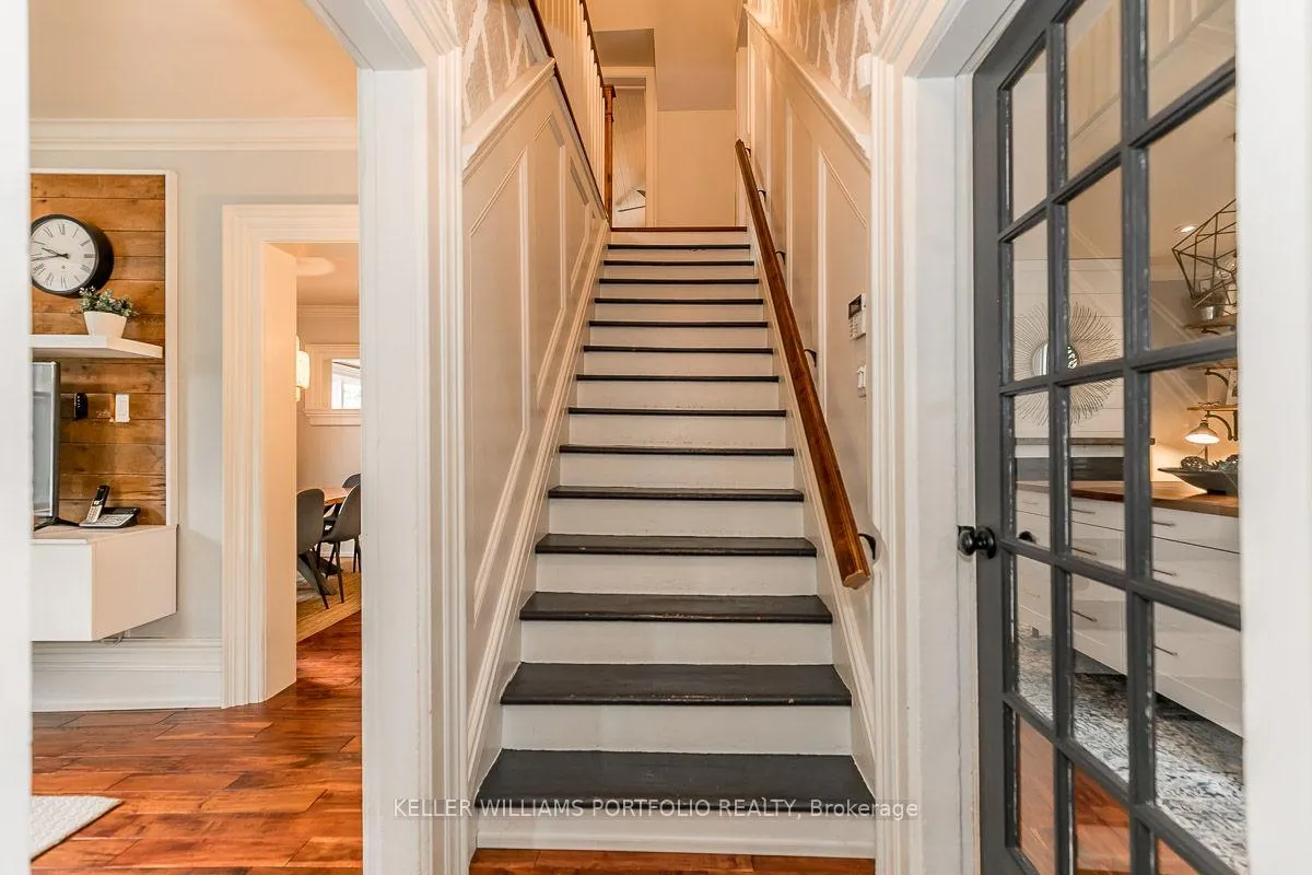 Photo 19 of 27 Catherine Avenue, Aurora, Aurora Village — HOMEH