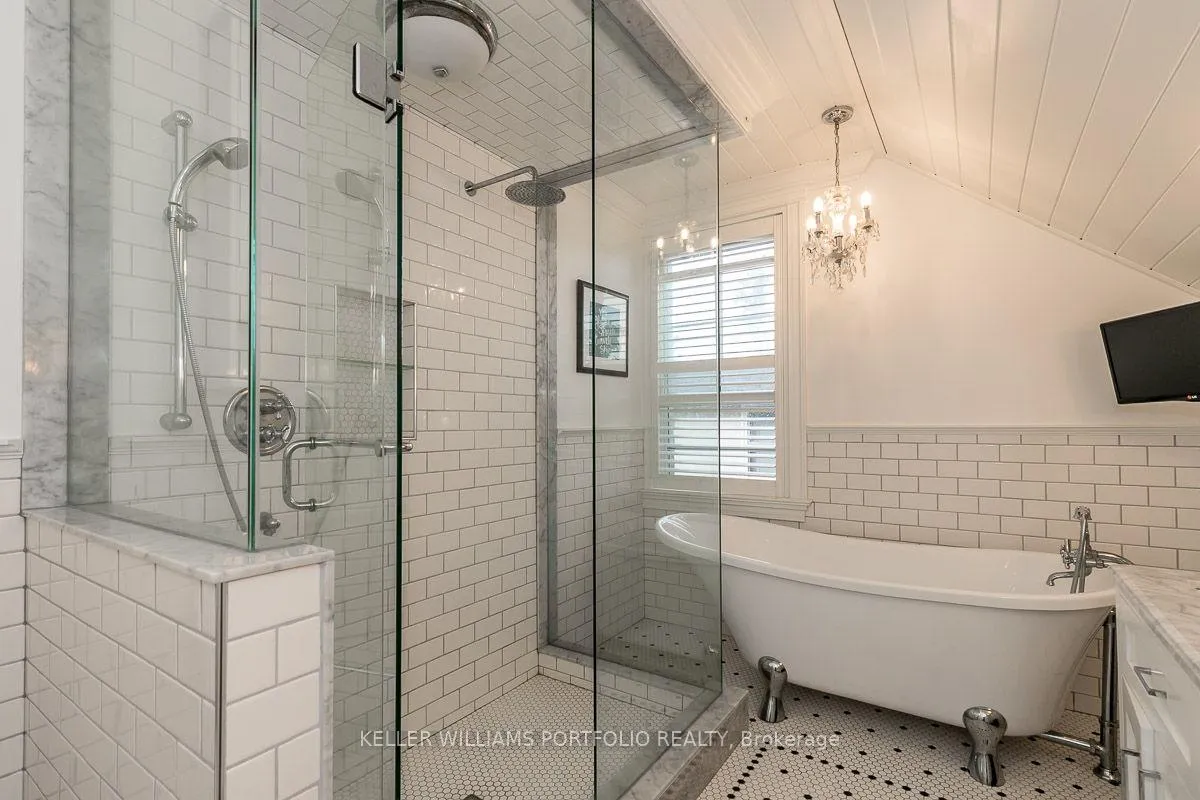 Photo 25 of 27 Catherine Avenue, Aurora, Aurora Village — HOMEH