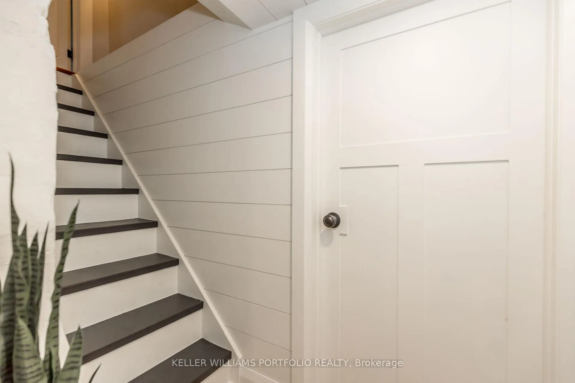 Photo 26 of 27 Catherine Avenue, Aurora, Aurora Village — HOMEH